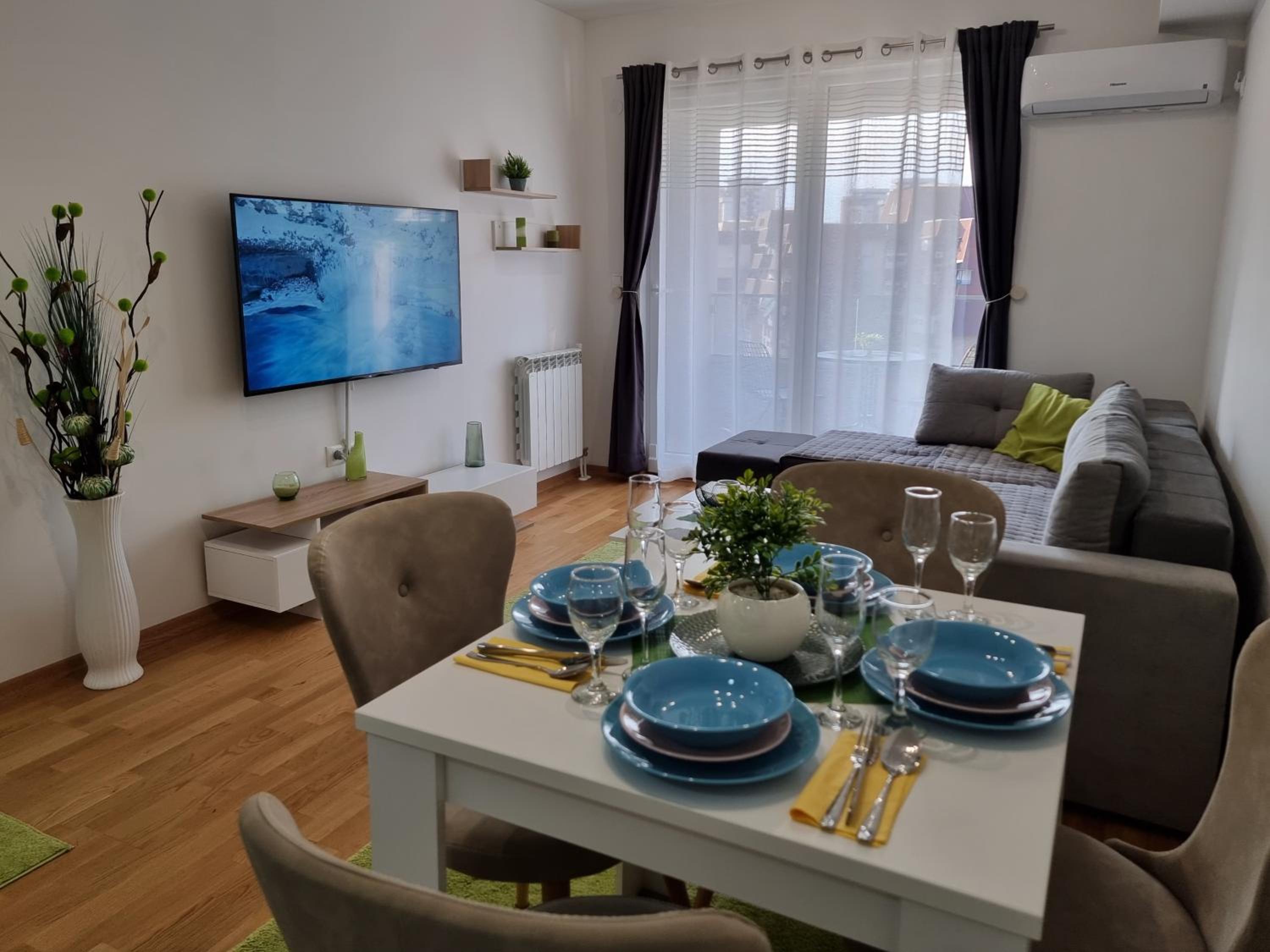 Modern & Trendy Apartment view 4