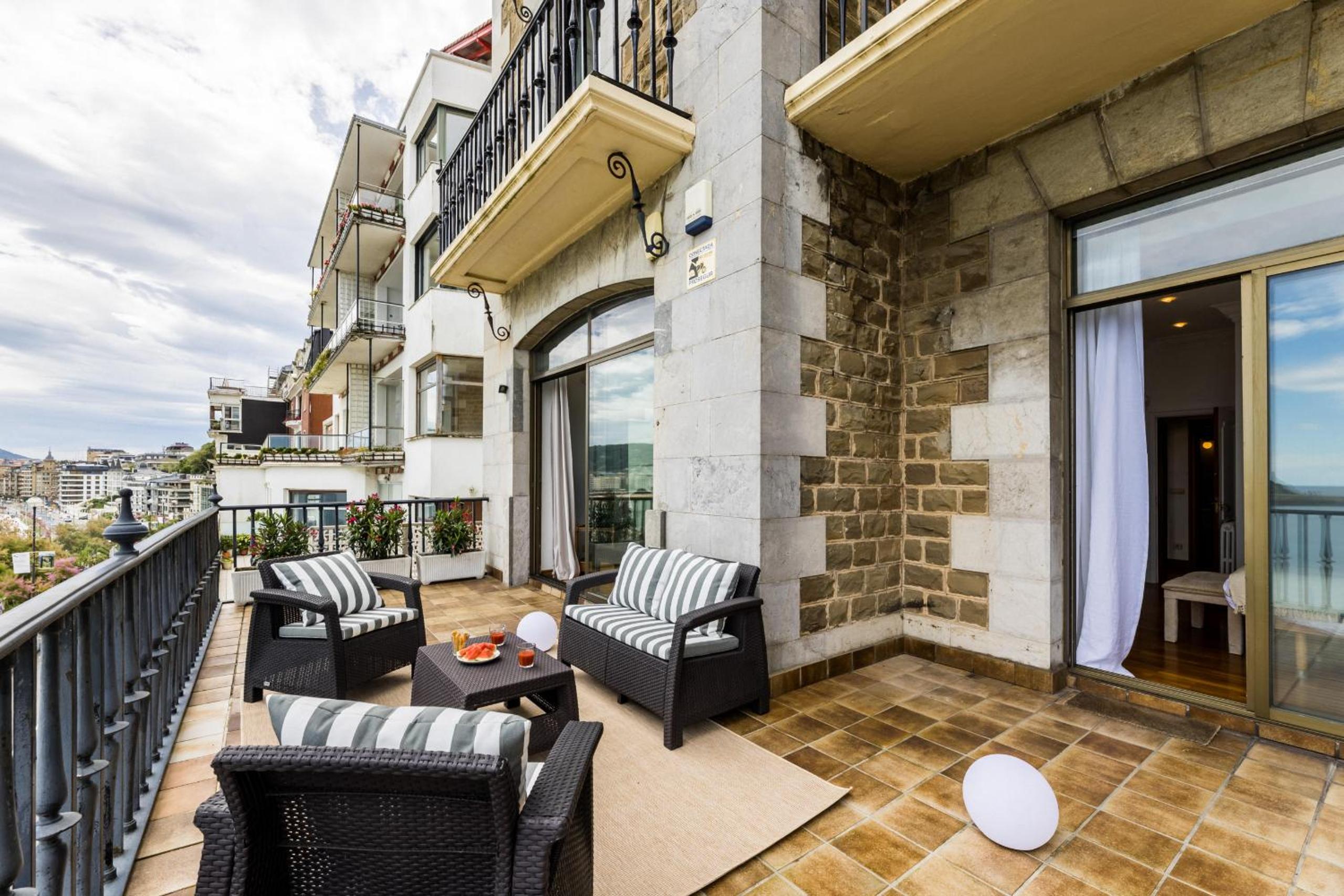 MIRACONCHA GARDEN by Sweet Home SS Rentals