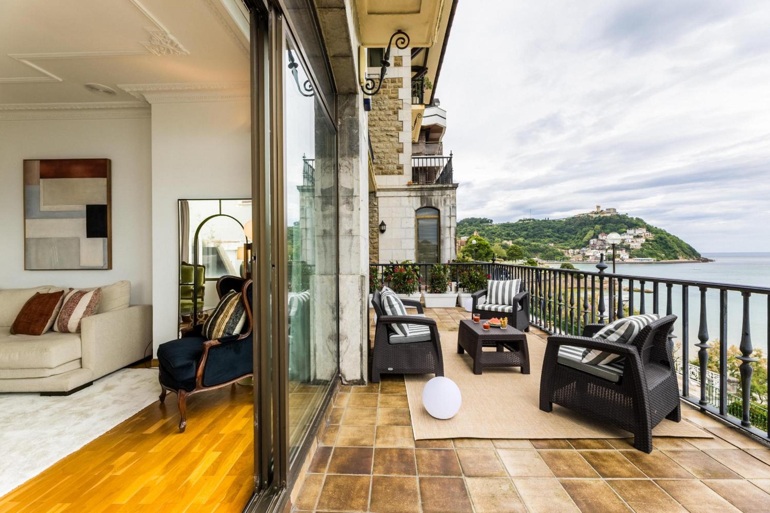 MIRACONCHA GARDEN by Sweet Home SS Rentals