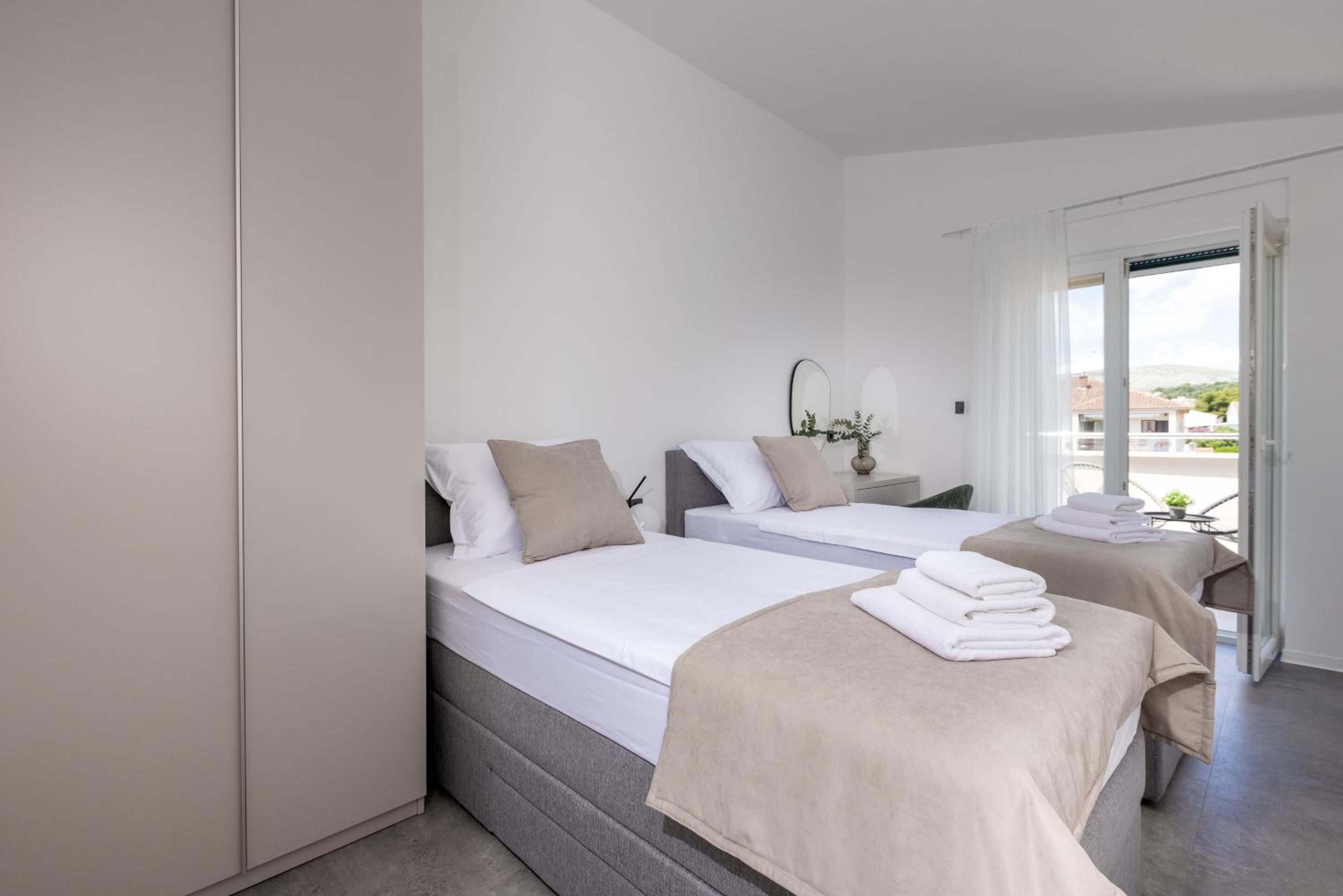 Apartments Ocrux