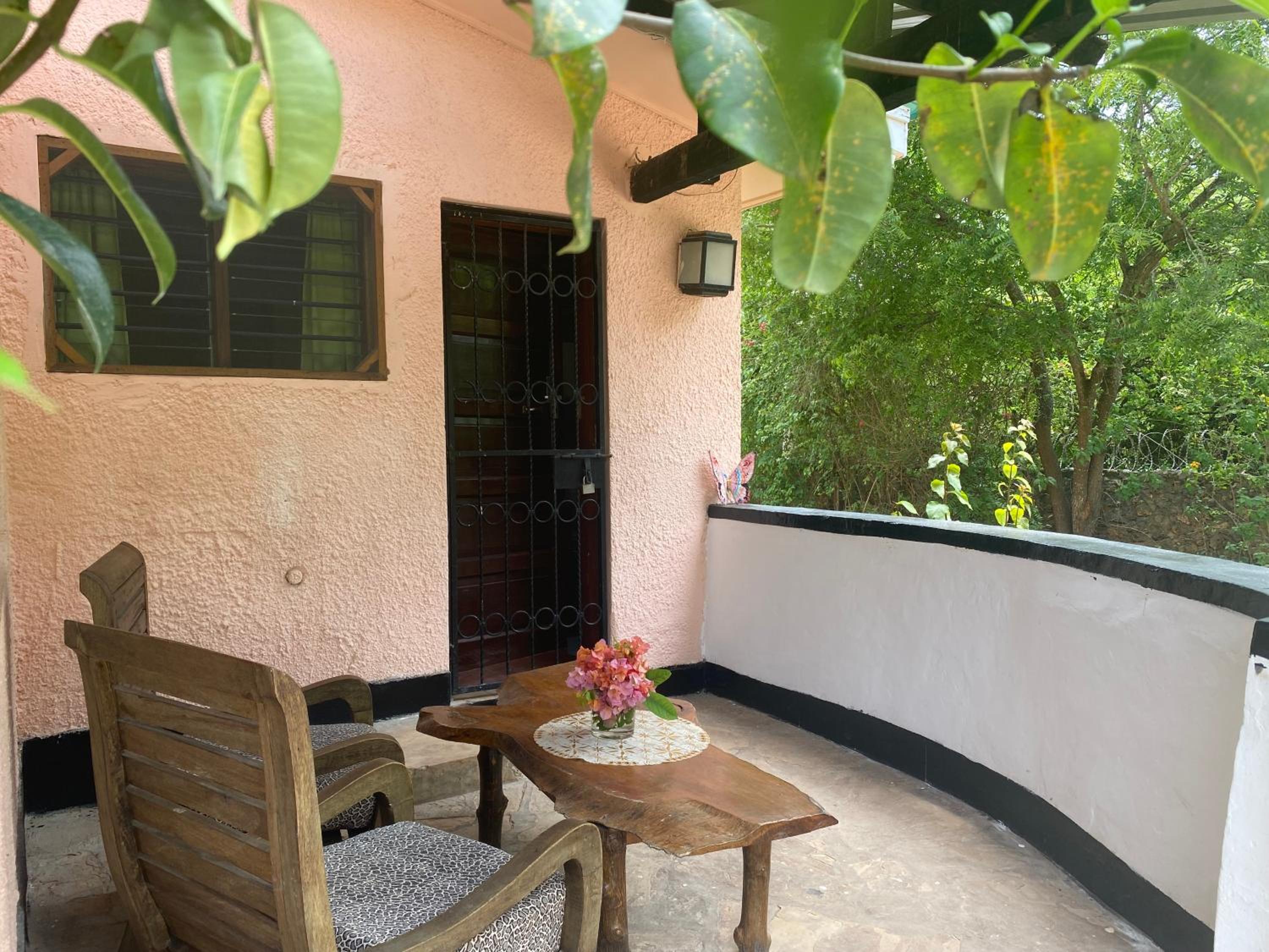 Tradewinds Lodge