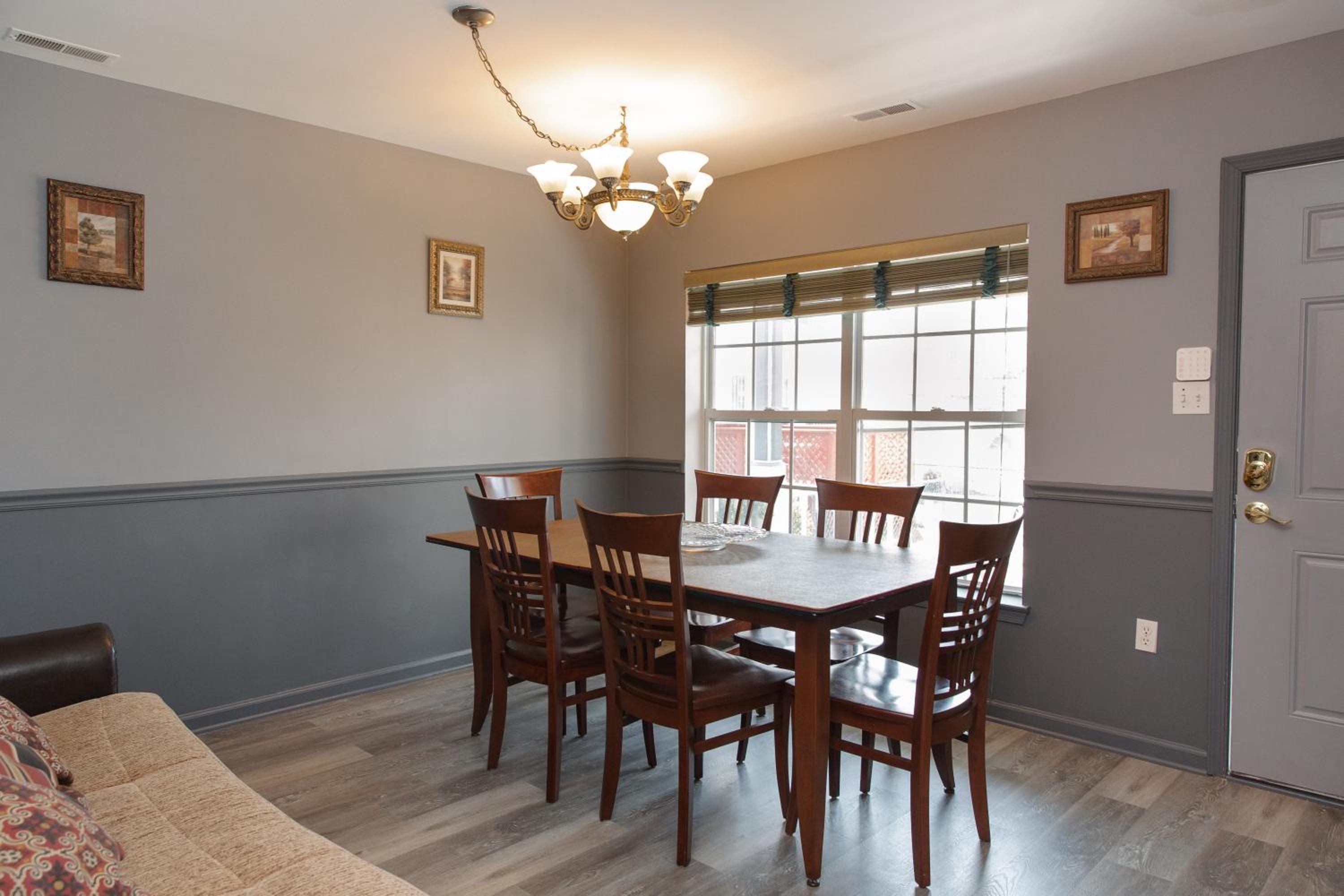 AMAZING!!!! Luxury 5BR, Steps to beach and Fun! Fully Renovated Beach house! view 4