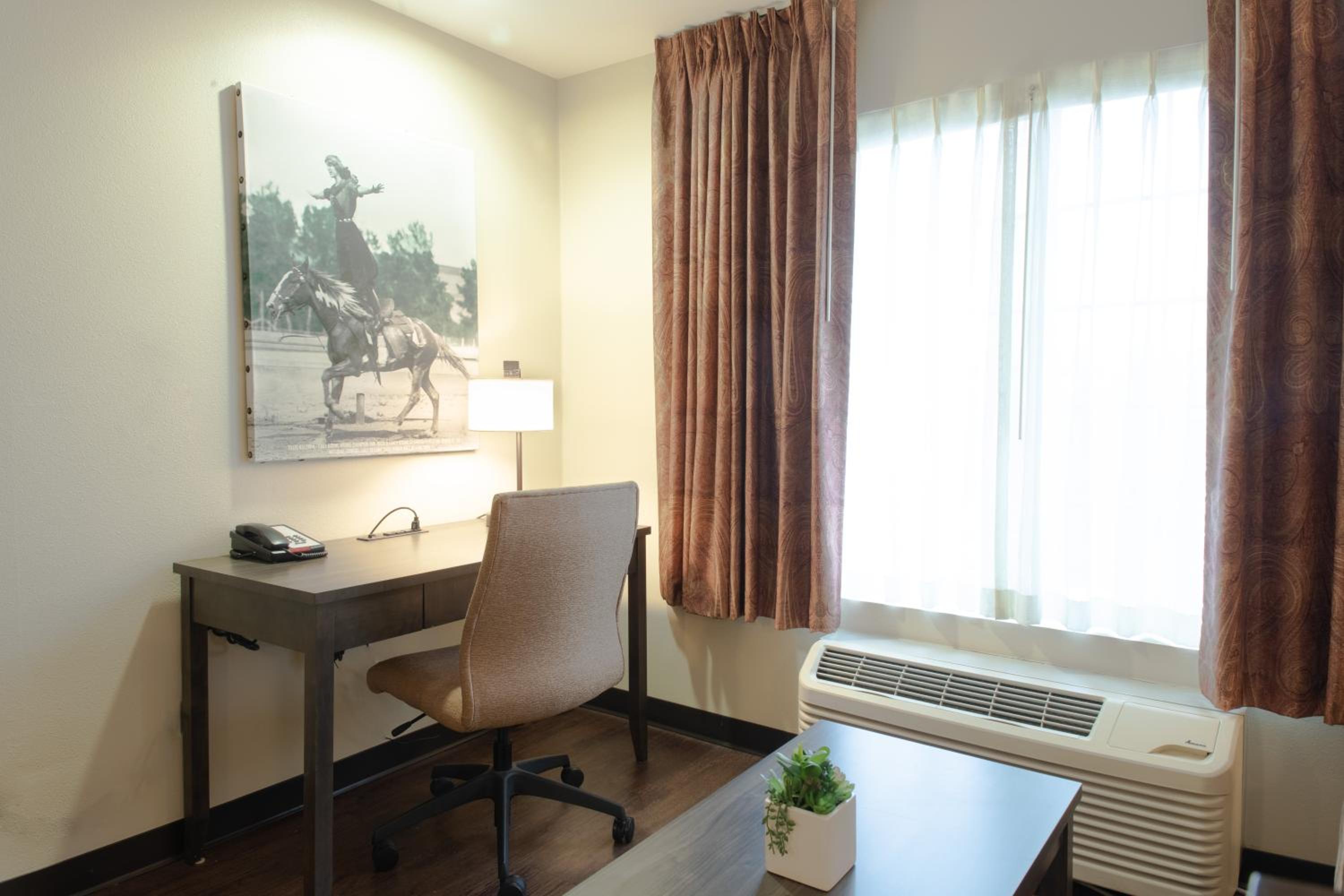 Pendleton Vacations - Oxford Suites Pendleton - Property Image 5