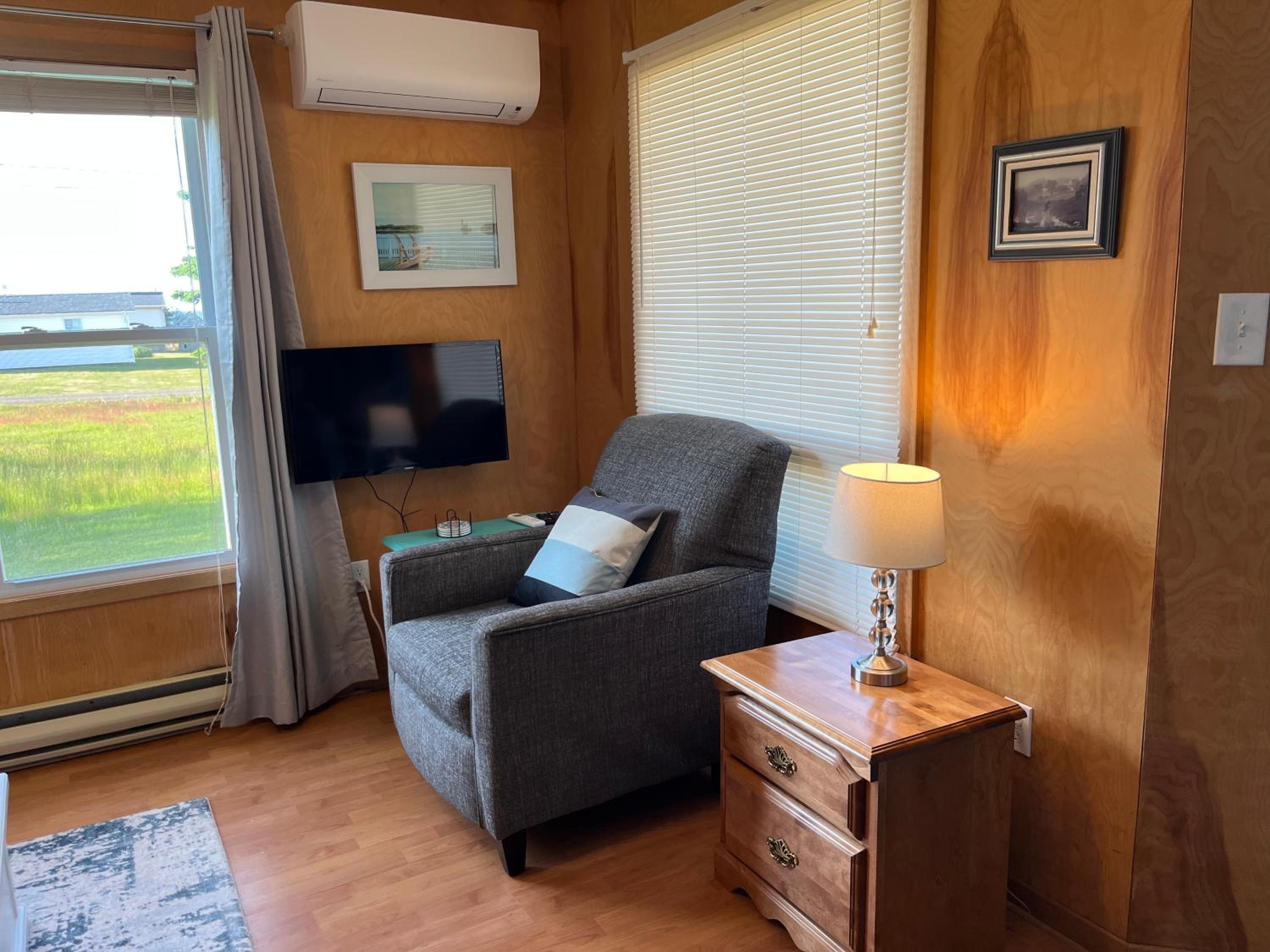 Little Haven Cottage an ocean view 2 bedroom cottage in Savage Harbour