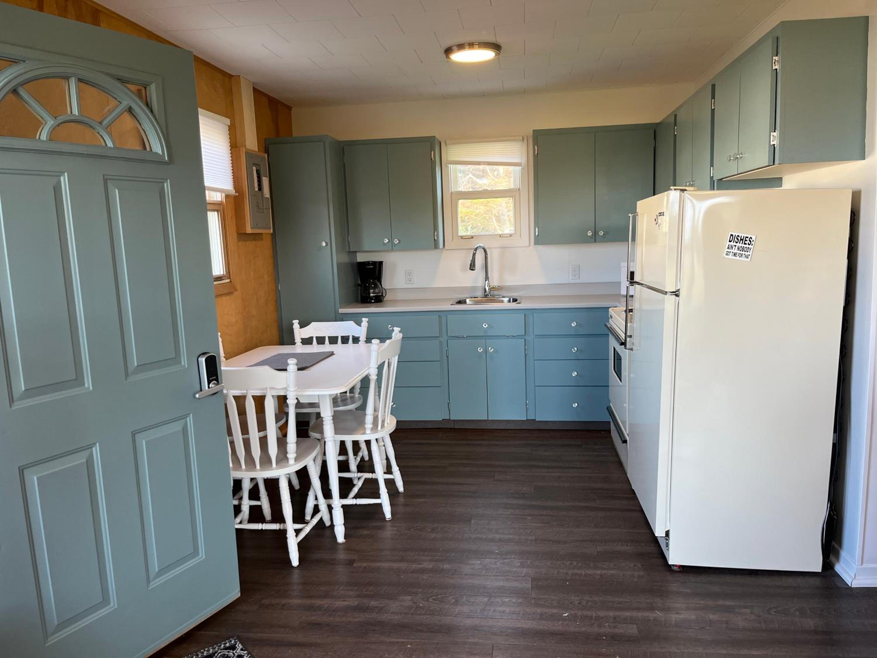 Little Haven Cottage an ocean view 2 bedroom cottage in Savage Harbour