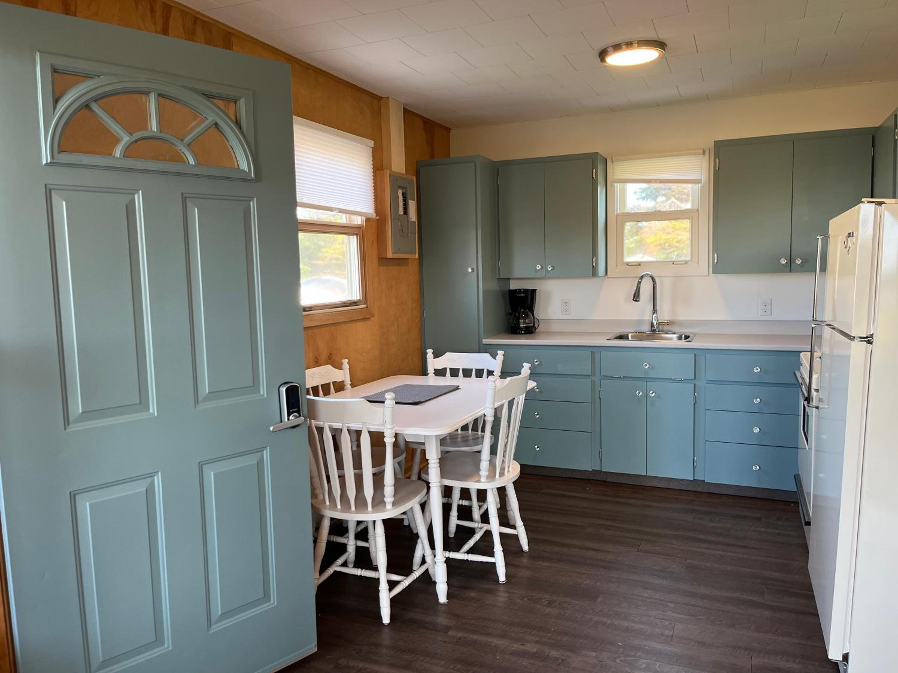 Little Haven Cottage an ocean view 2 bedroom cottage in Savage Harbour