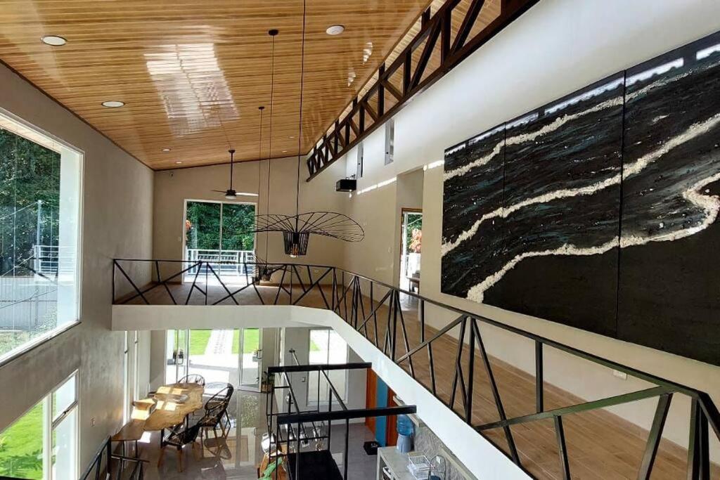 CR Caribbean Blue House - Modern style 100 WiFi