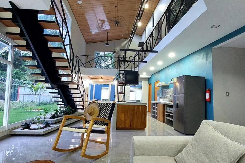 CR Caribbean Blue House - Modern style 100 WiFi