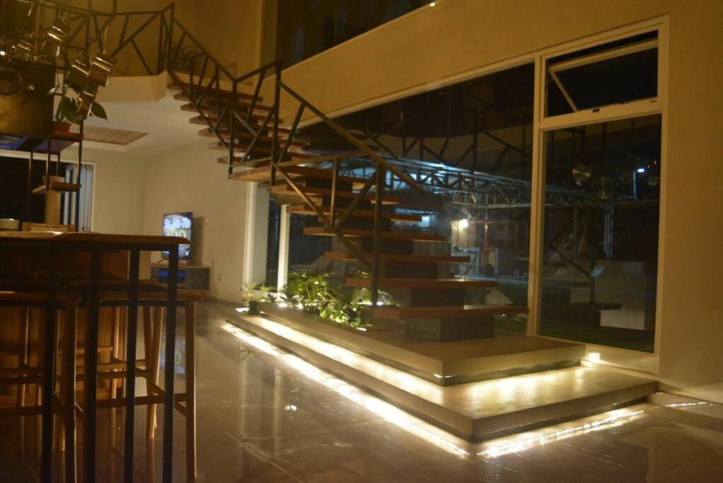 CR Caribbean Blue House - Modern style 100 WiFi