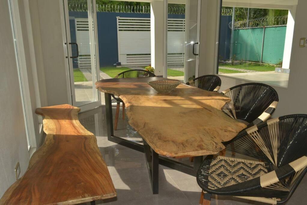 CR Caribbean Blue House - Modern style 100 WiFi