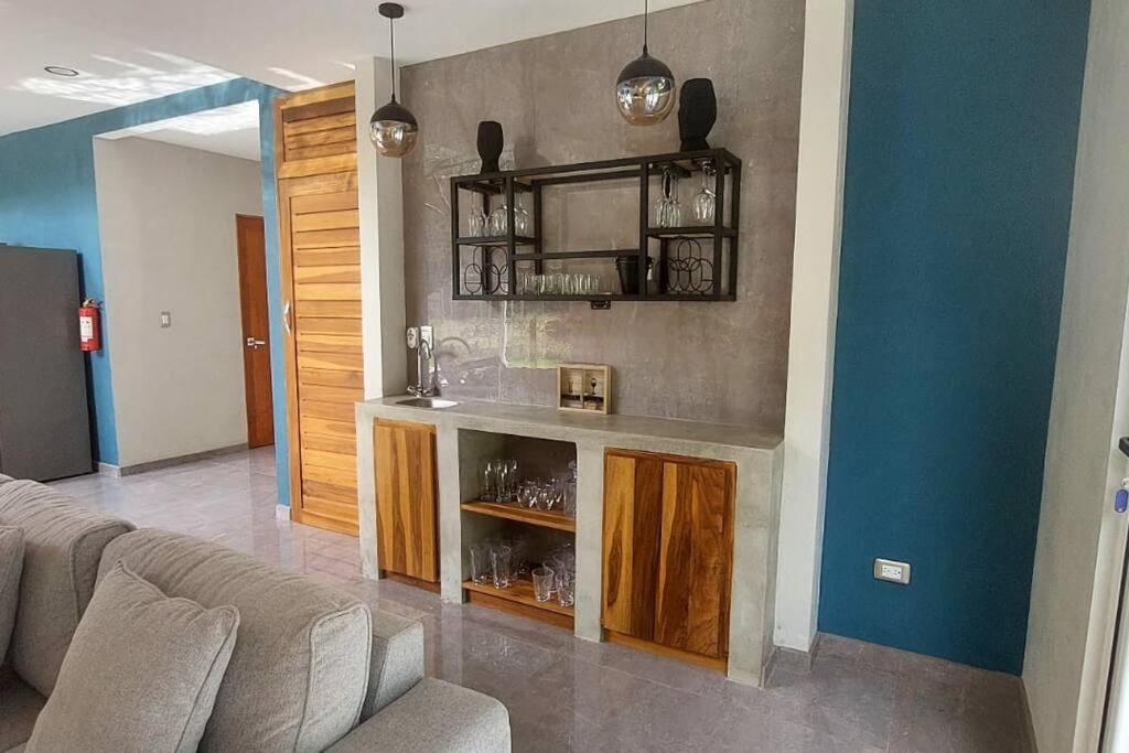 CR Caribbean Blue House - Modern style 100 WiFi
