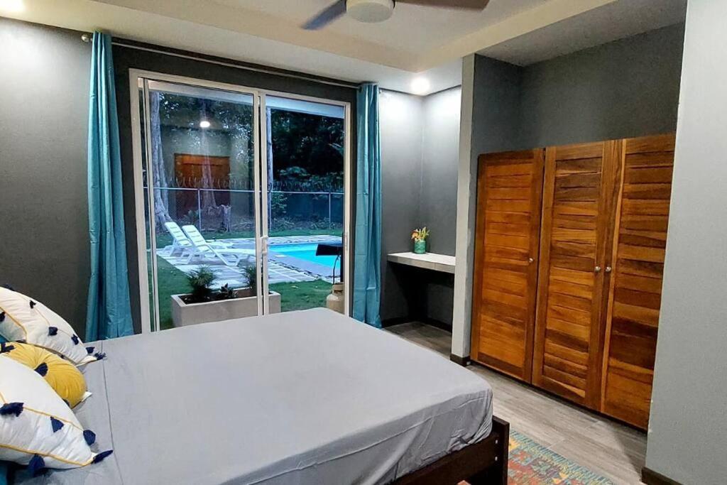 CR Caribbean Blue House - Modern style 100 WiFi