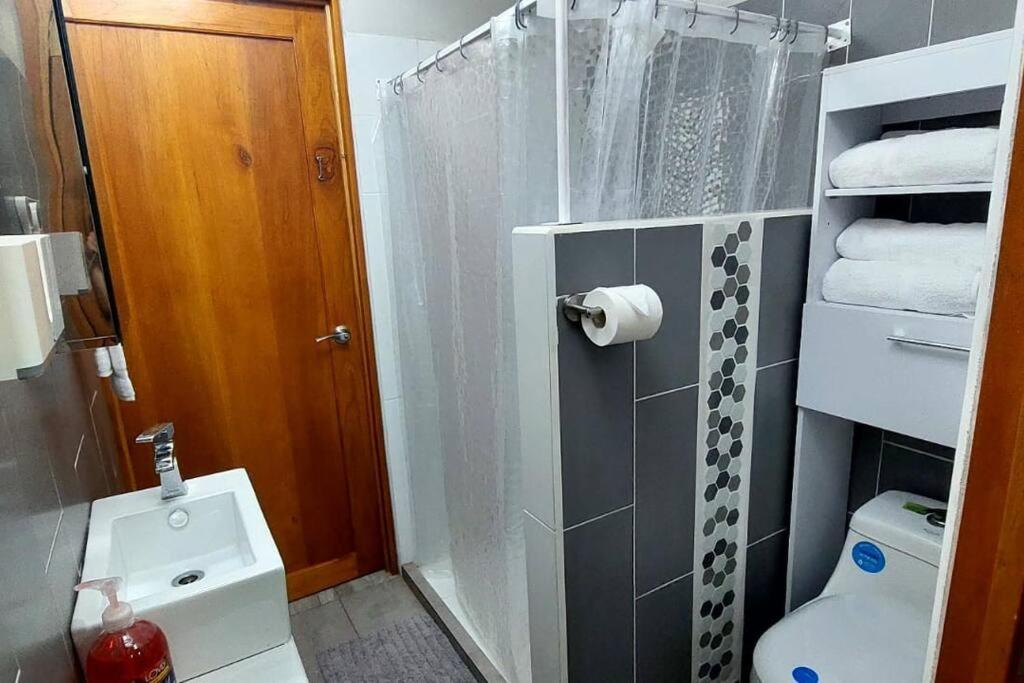 CR Caribbean Blue House - Modern style 100 WiFi