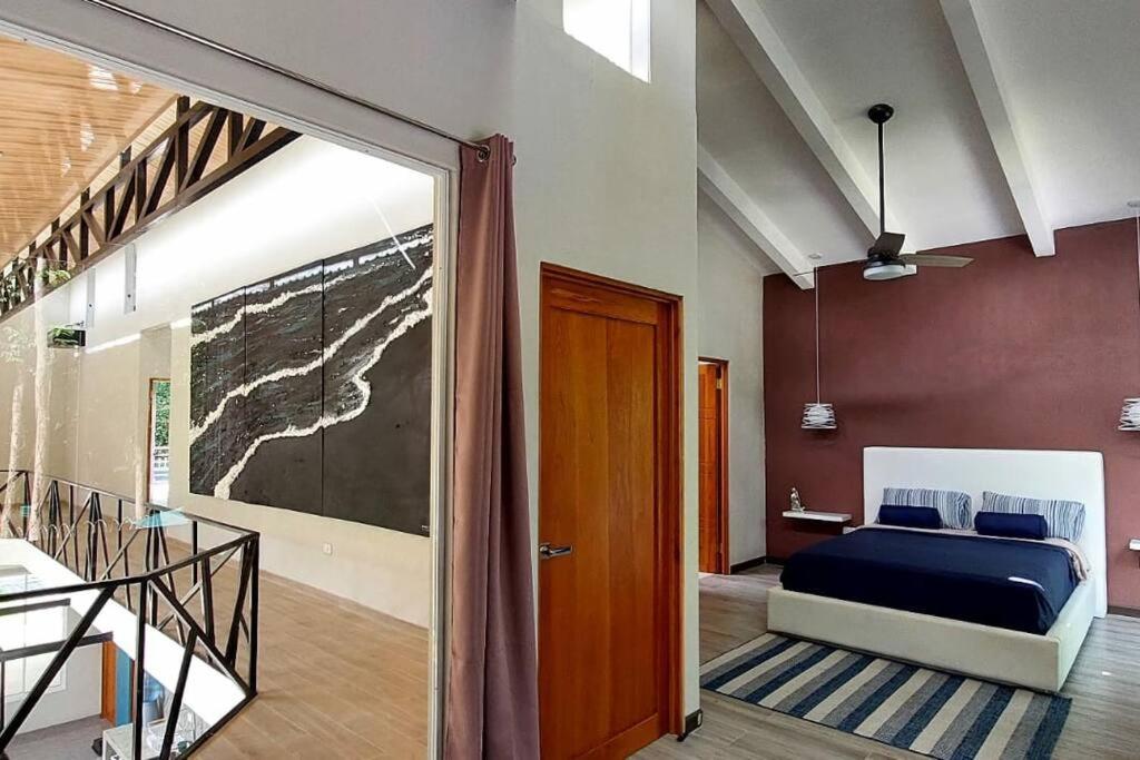 CR Caribbean Blue House - Modern style 100 WiFi
