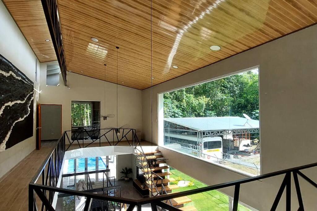 CR Caribbean Blue House - Modern style 100 WiFi