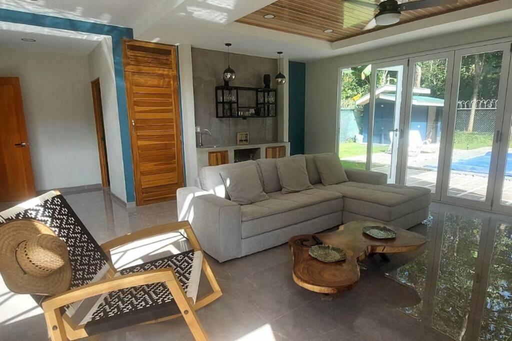 CR Caribbean Blue House - Modern style 100 WiFi