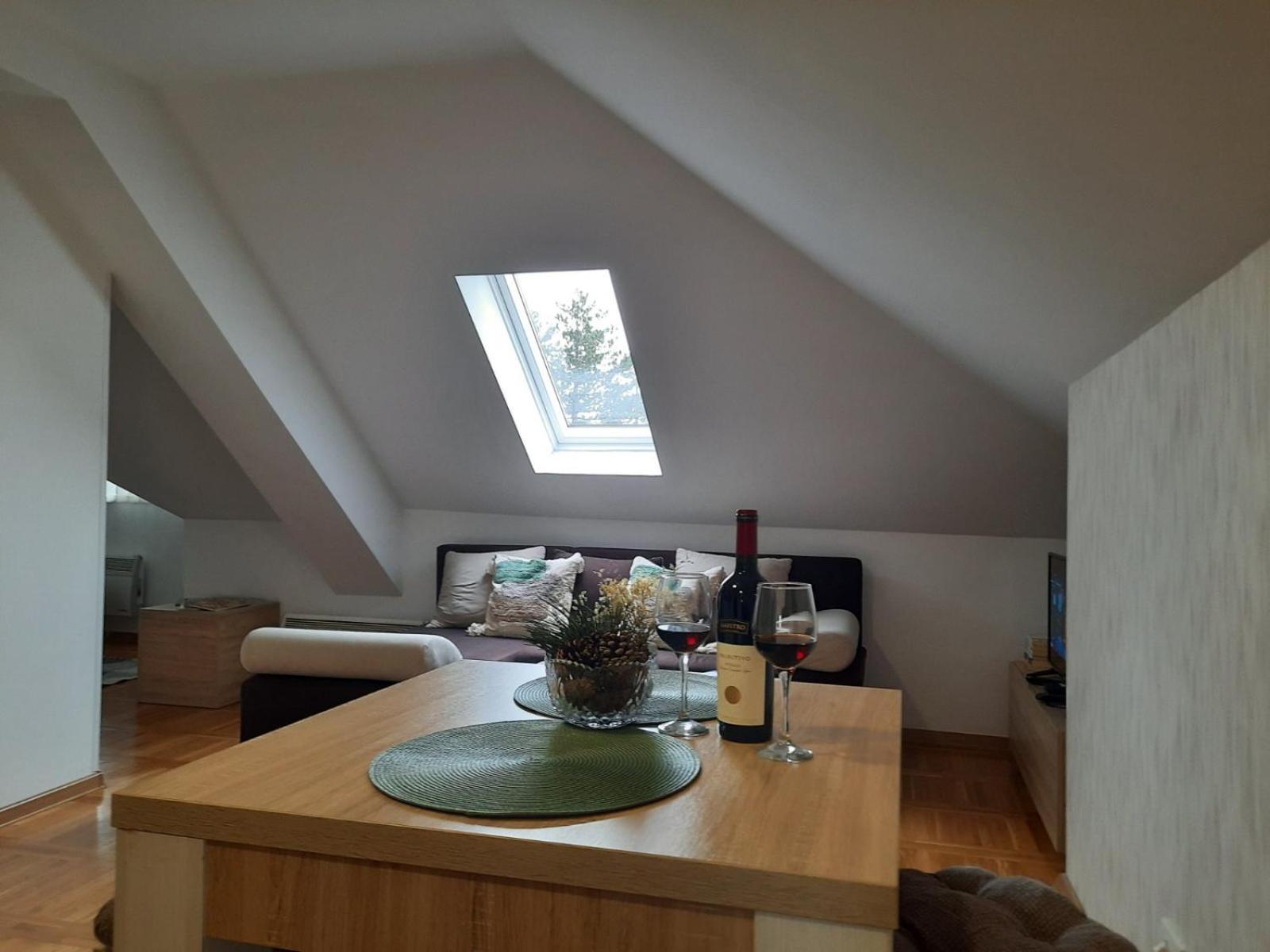 Apartman Zlatni Vrh, fantastična lokacija view 3