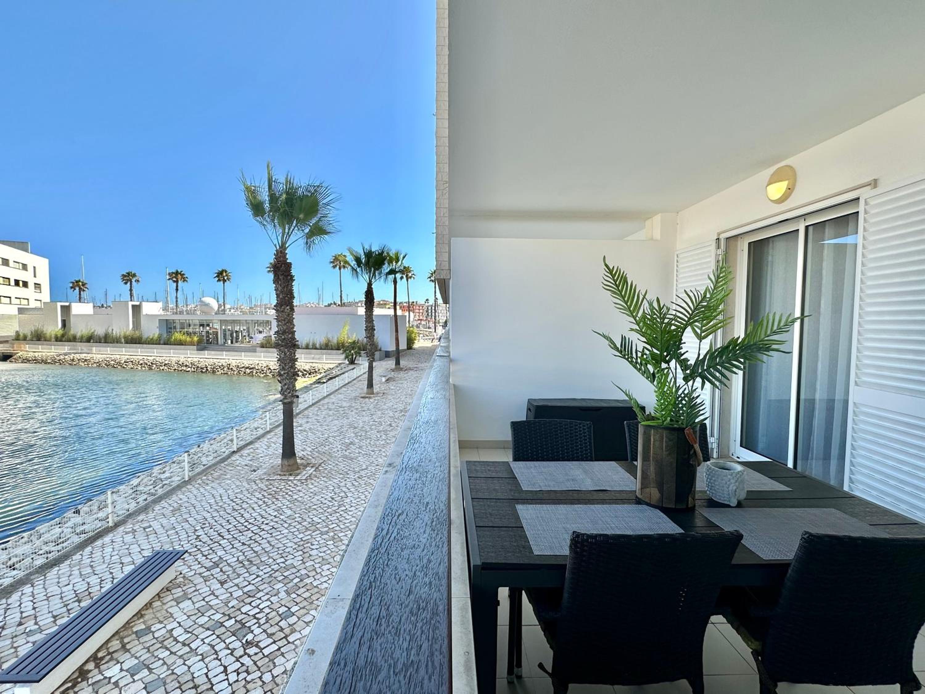 Lucky Star Marina Apartment, with Pool view 5