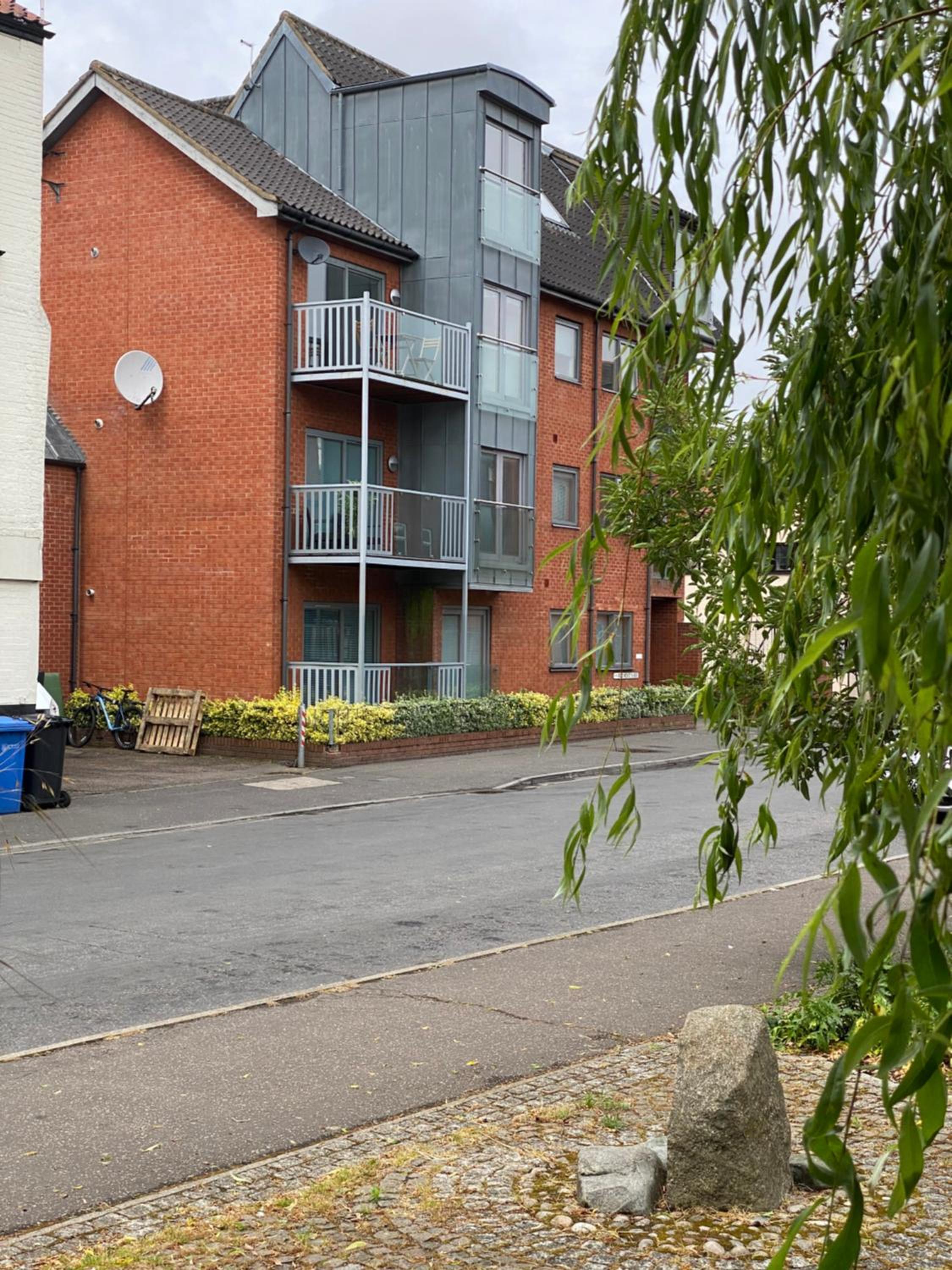 Apt 5a Central by river 1 Bed Apartment view 2