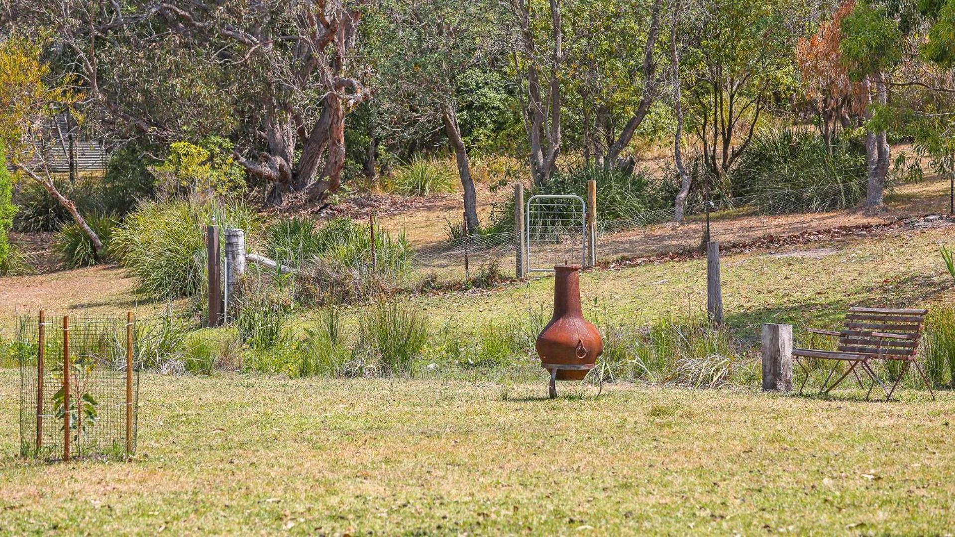 Cuttagee Views Luxury ocean beach front Bermagui Linen & Wifi Provided