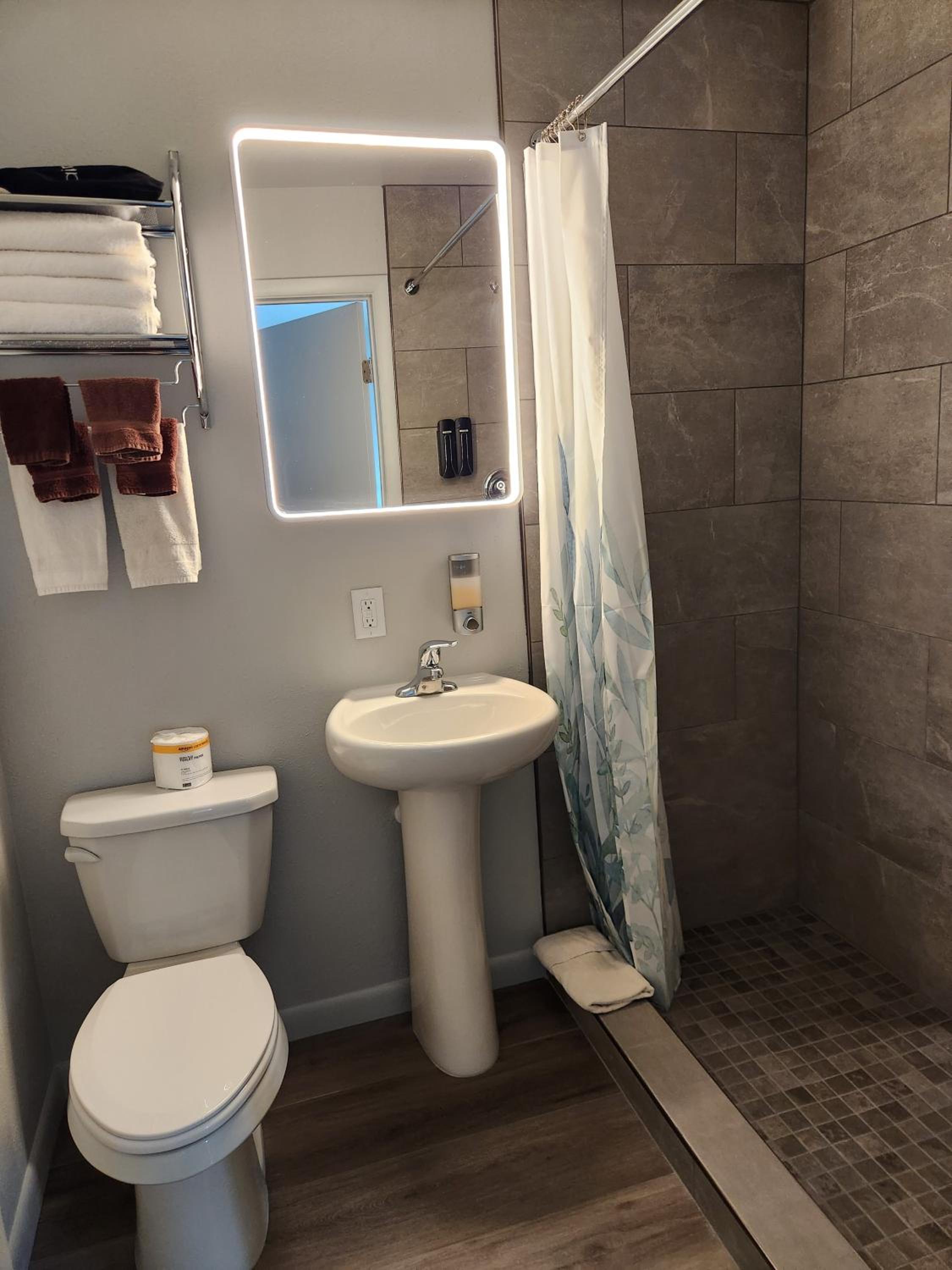 Aquarius Inn