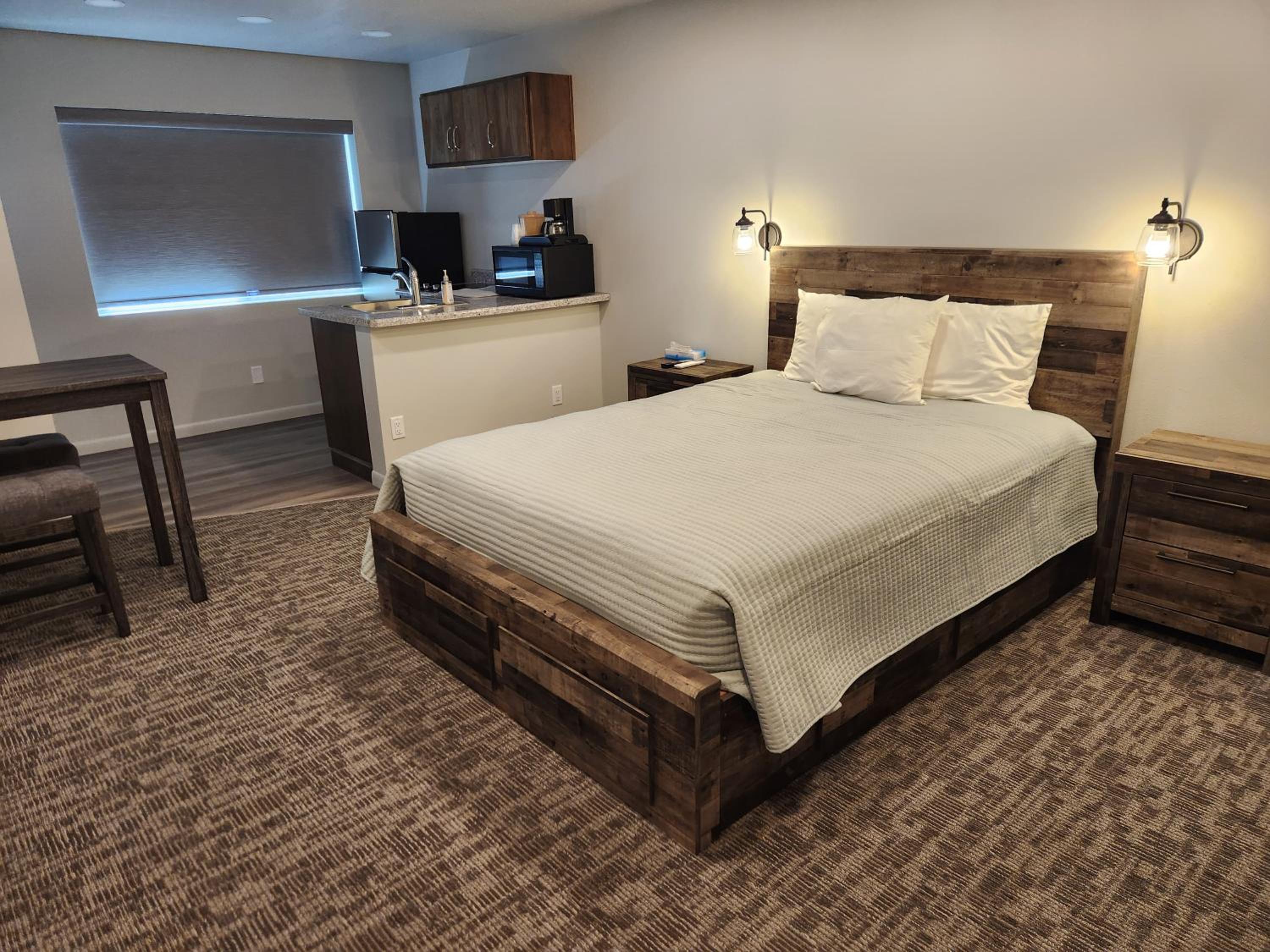 Aquarius Inn