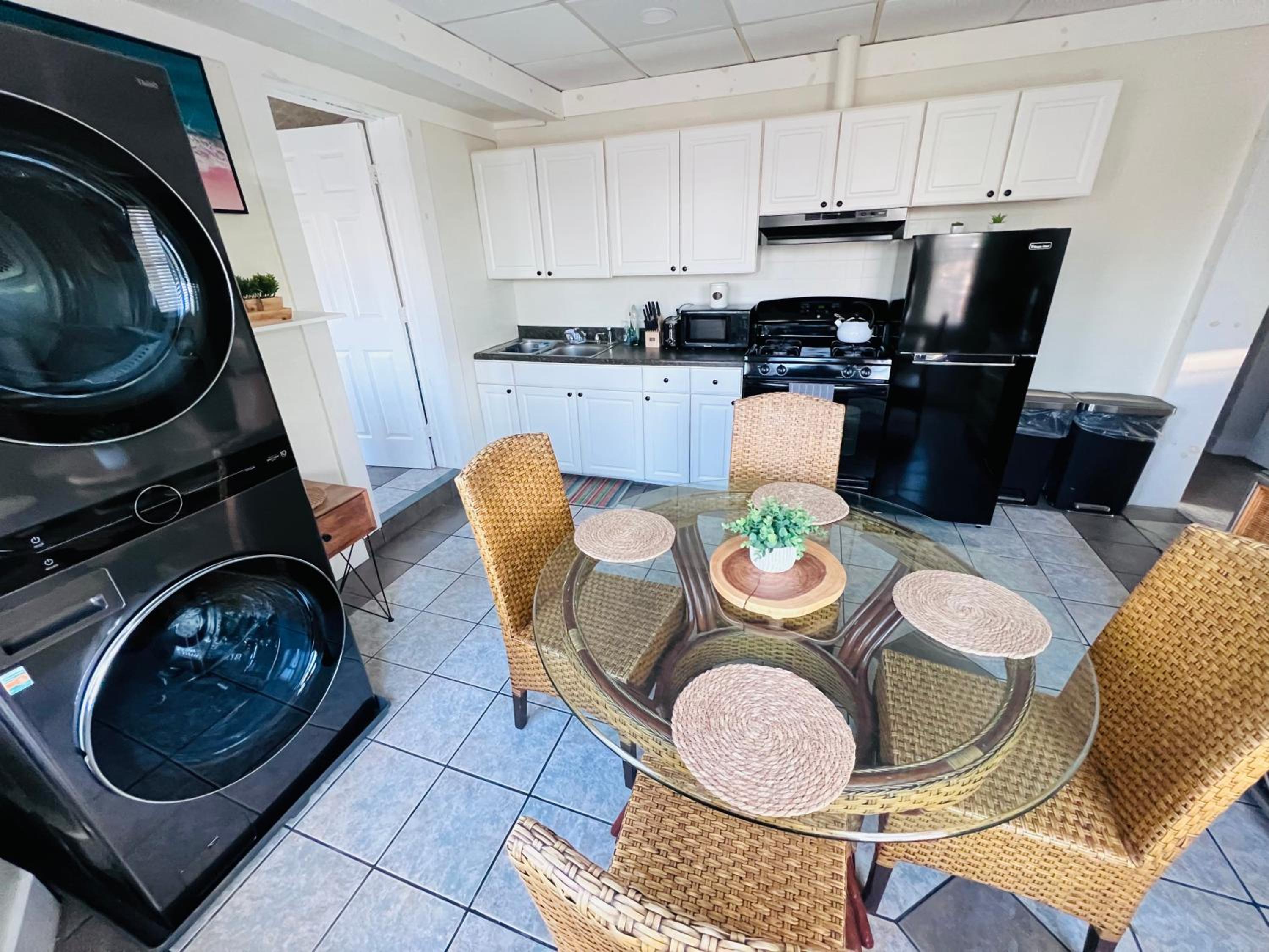 Alwaves Family 3 Bedroom Beach Apartment view 5