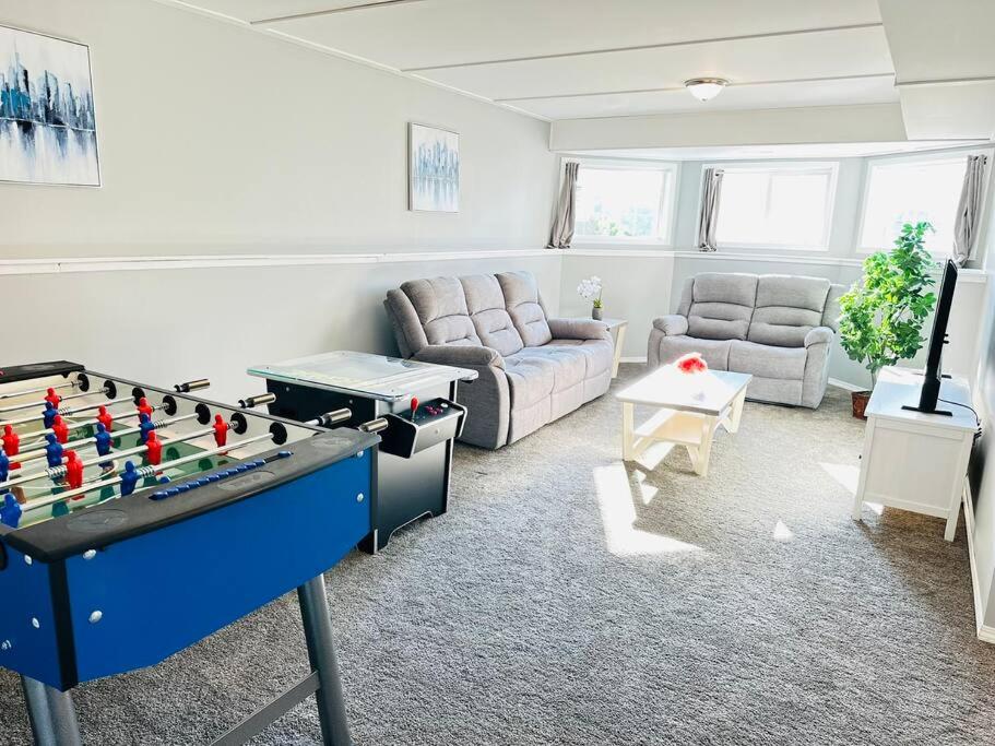 Comfortable 6 bedrooms house