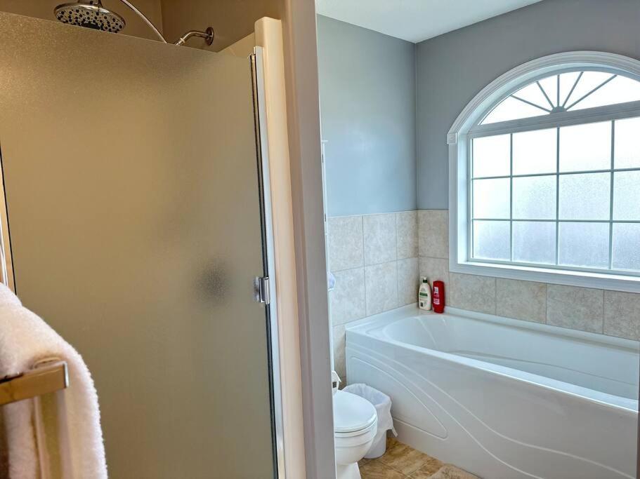 Comfortable 6 bedrooms house