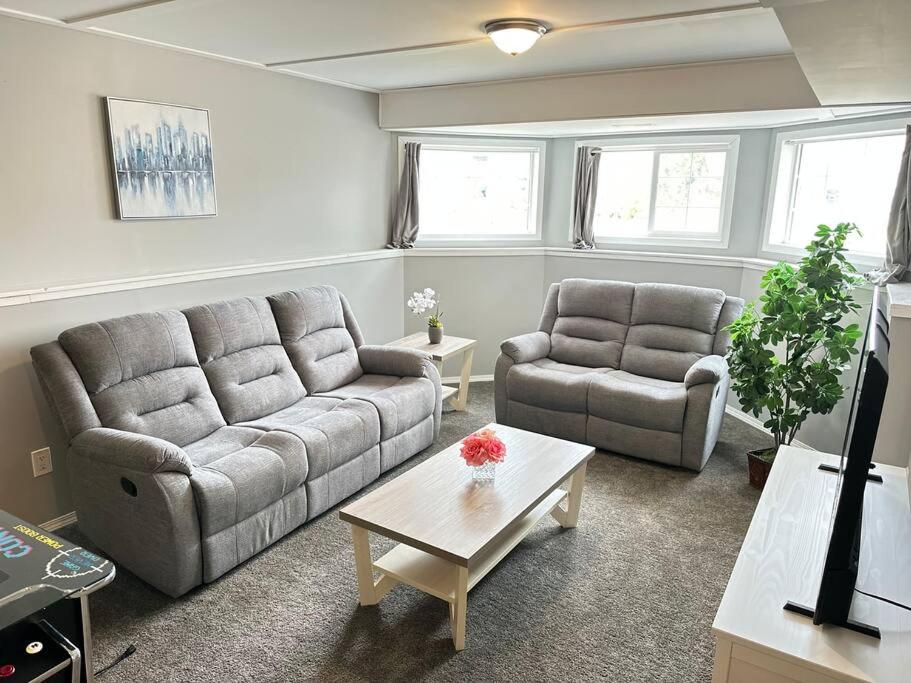 Comfortable 6 bedrooms house