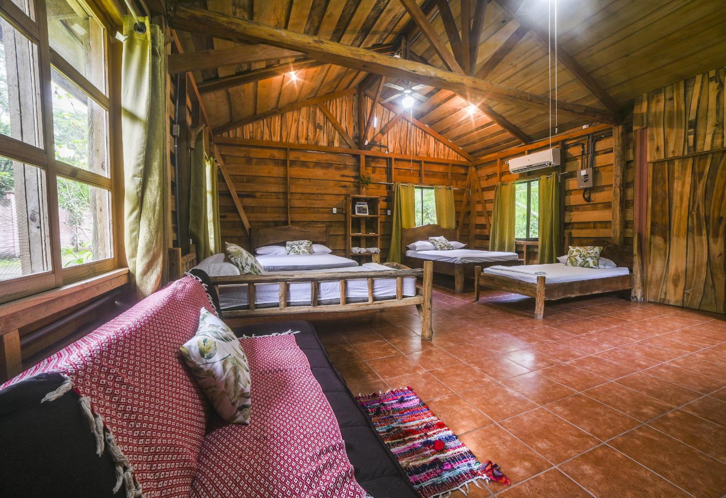 Canto del Tucán Lodge and Farm