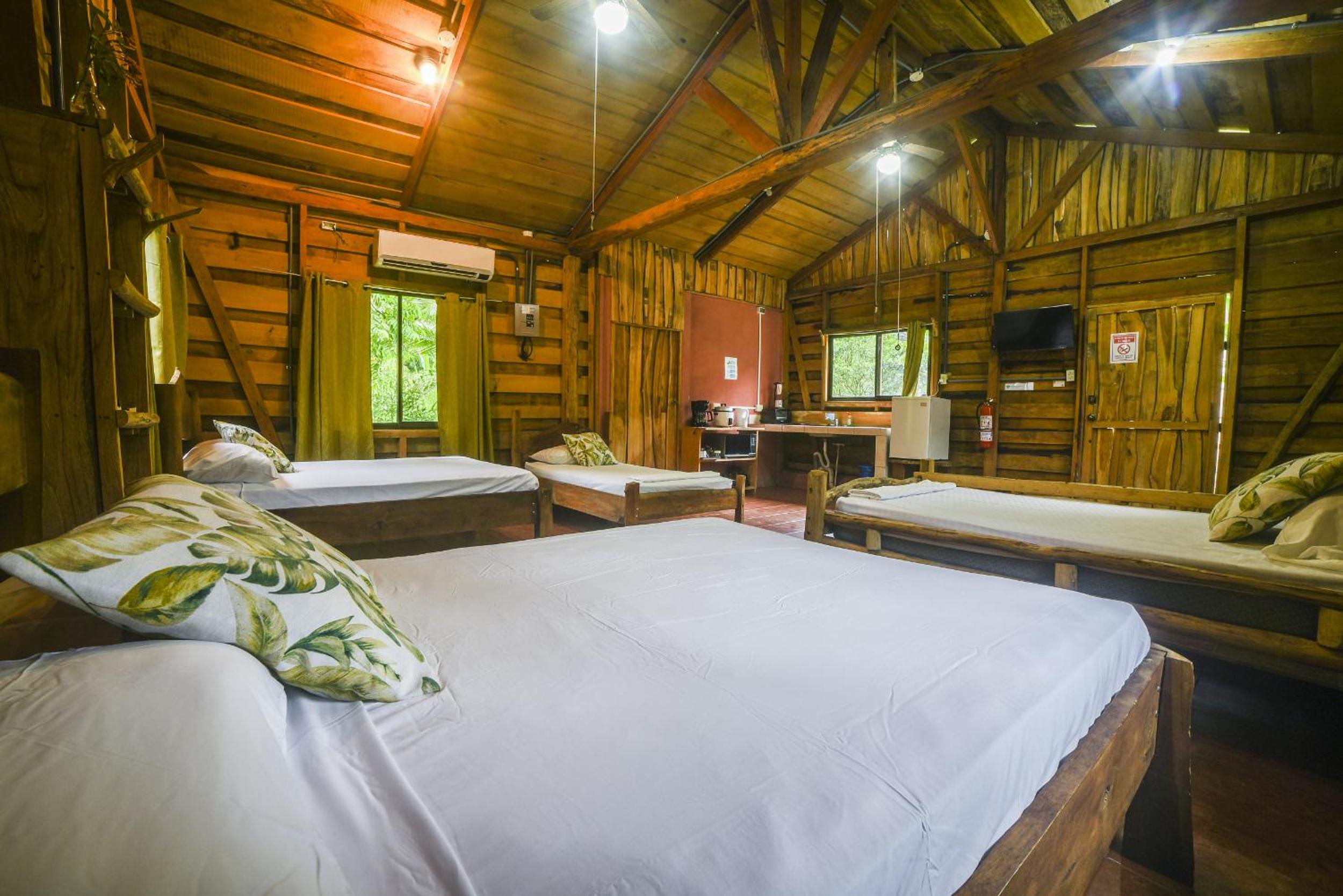 Canto del Tucán Lodge and Farm