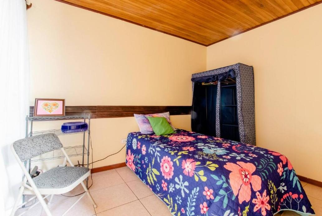 Casa Sarita - Cerca del Juan Castro, hospital y tribunales