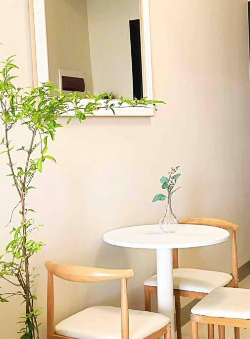 Uptown Parksuites BGC 1BR, Hi Flr Great view fr Balcony with Washer view 4