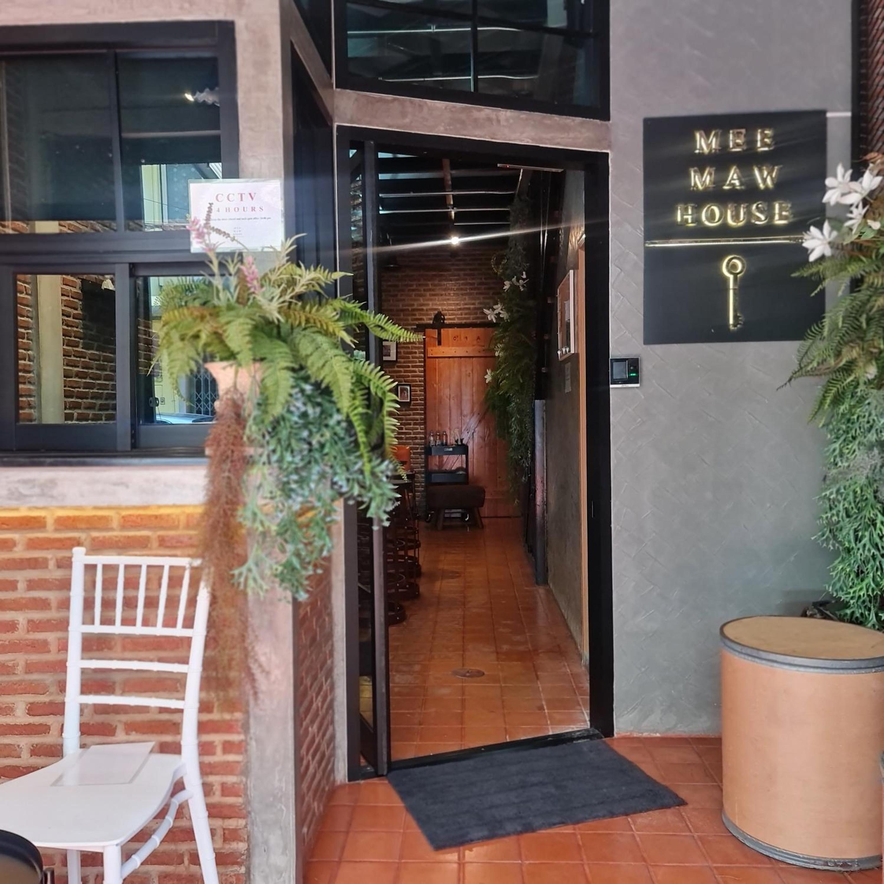 MEEMAW'S House Hostel