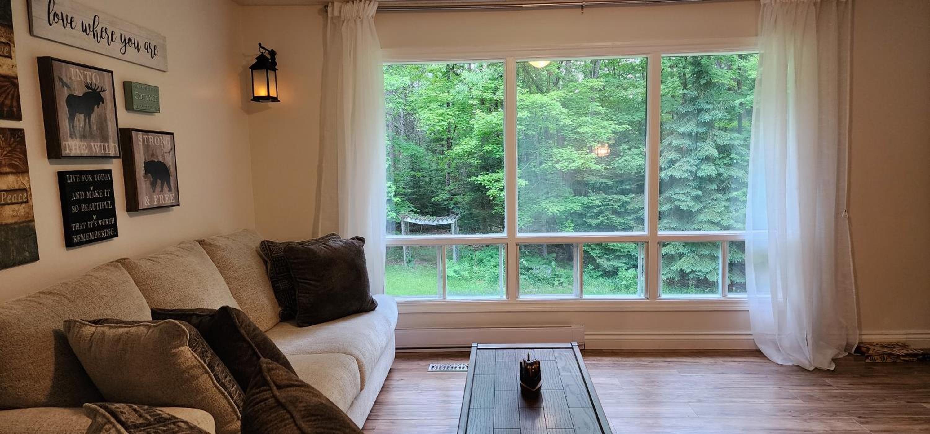 Private 5 BR Muskoka Cottage Firepit+BBQ+Wi-Fi