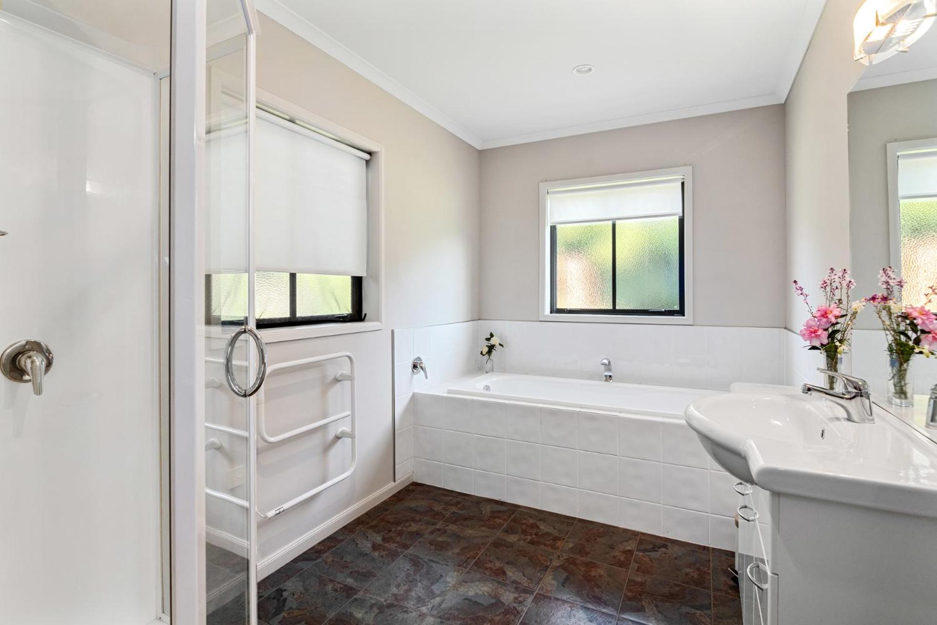 Selmes Sanctuary - Blenheim Holiday Home view 3