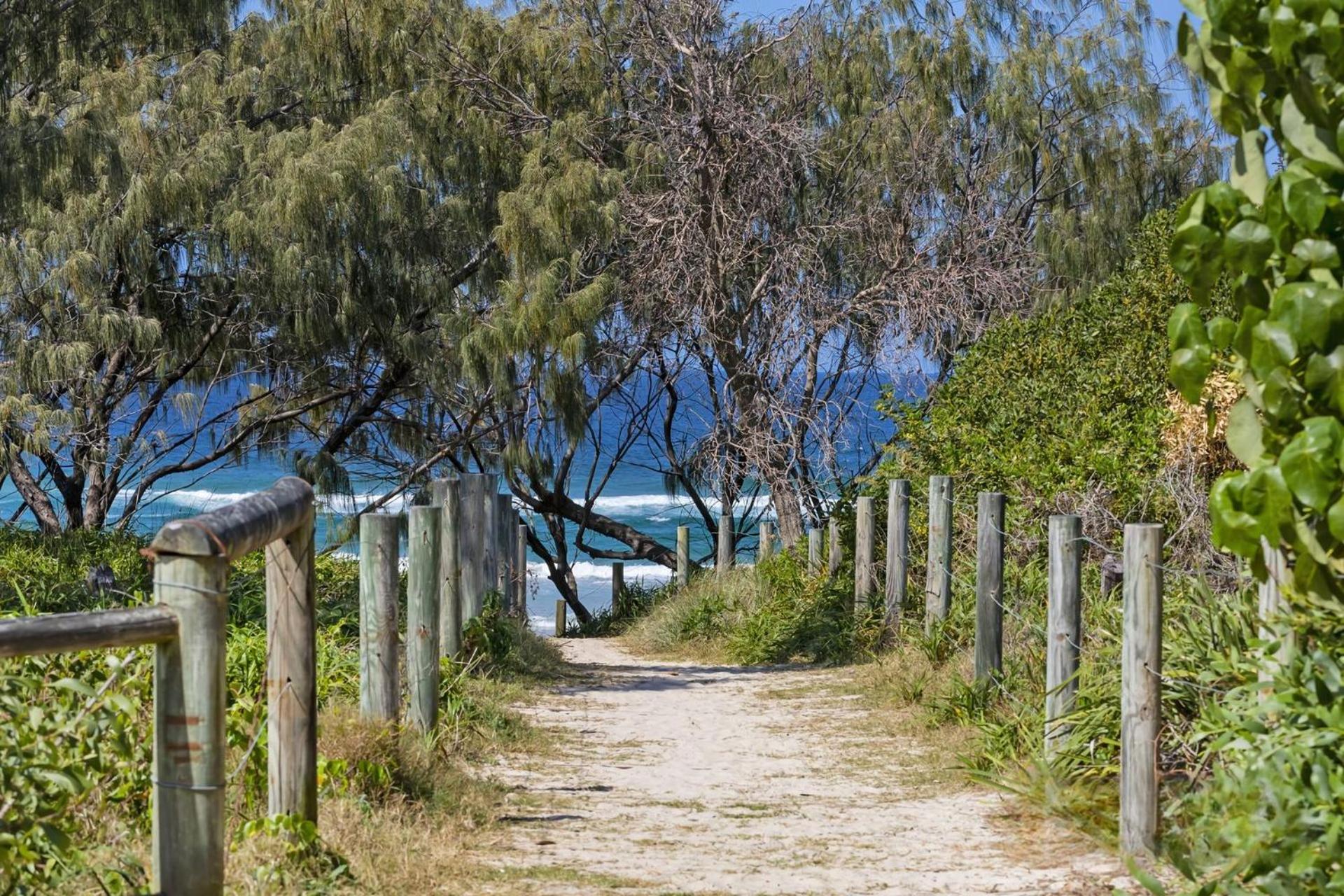 Ocean Blue - 5 Bedroom Pet-Friendly Beachside Home