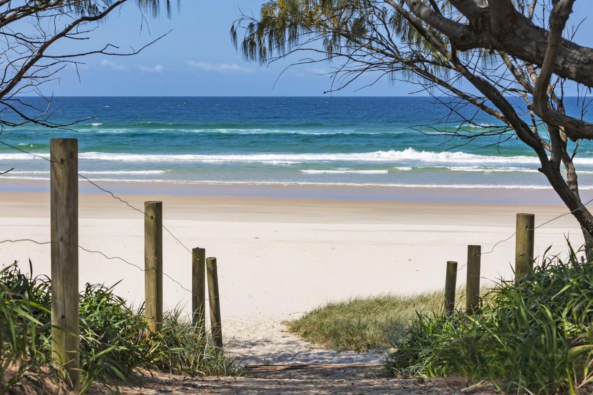 Ocean Blue - 5 Bedroom Pet-Friendly Beachside Home