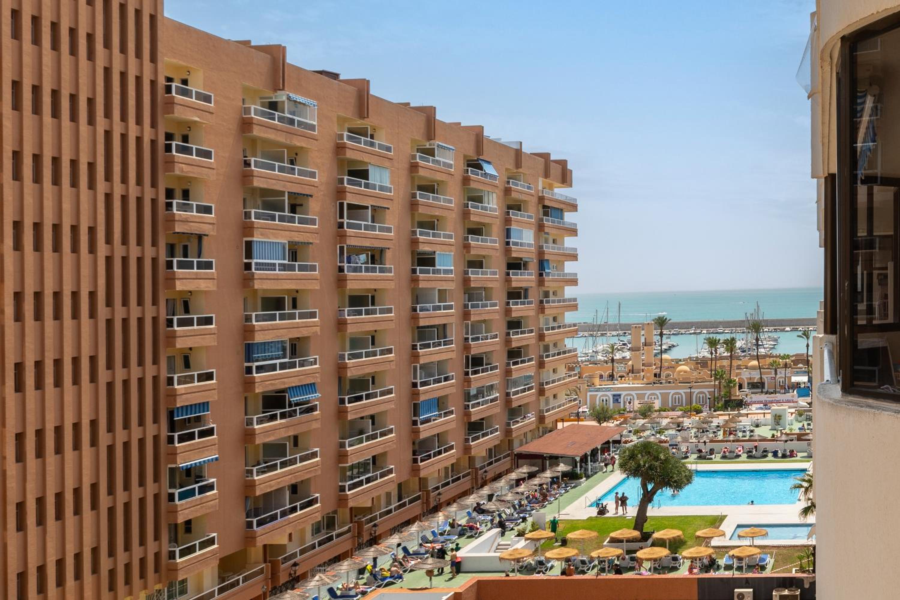 Two bedroom apartment beside marina