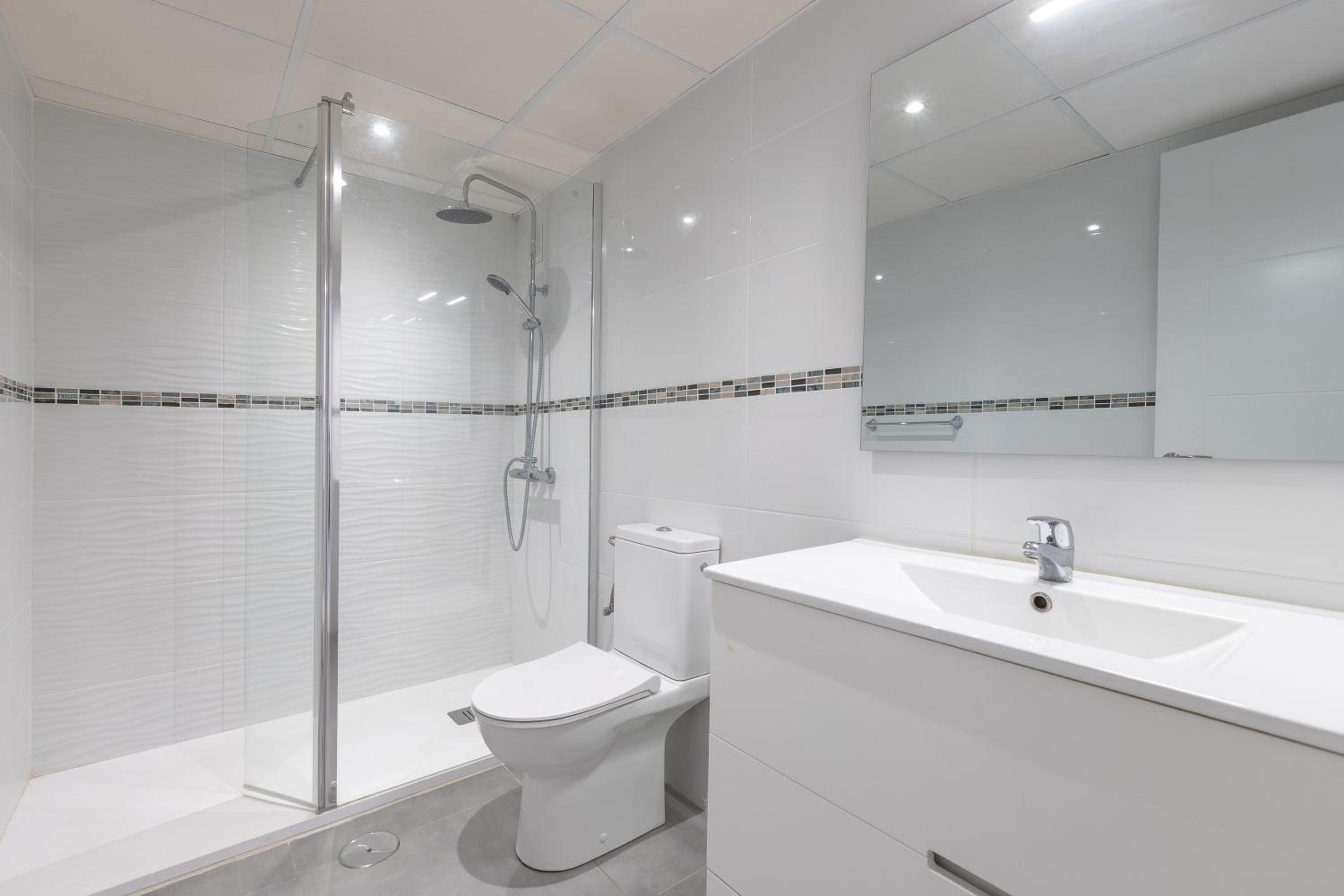 Two bedroom apartment beside marina