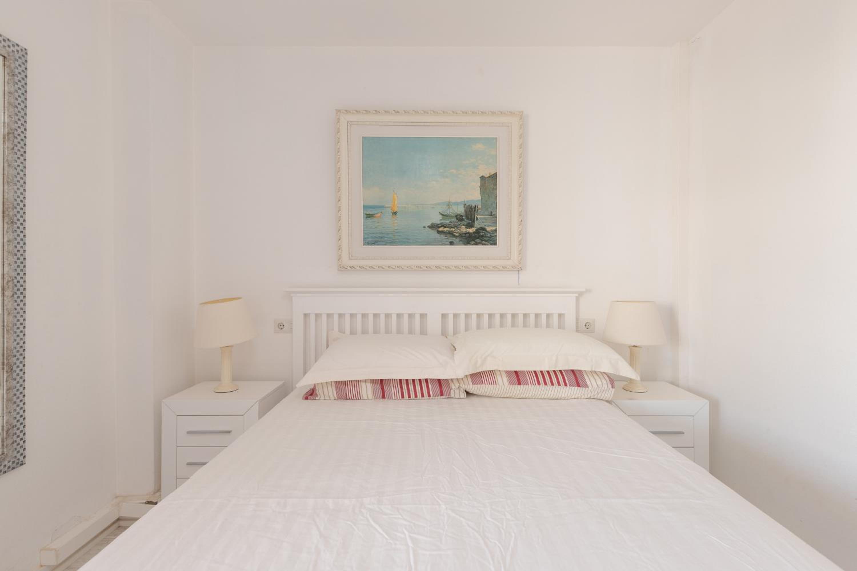 Two bedroom apartment beside marina