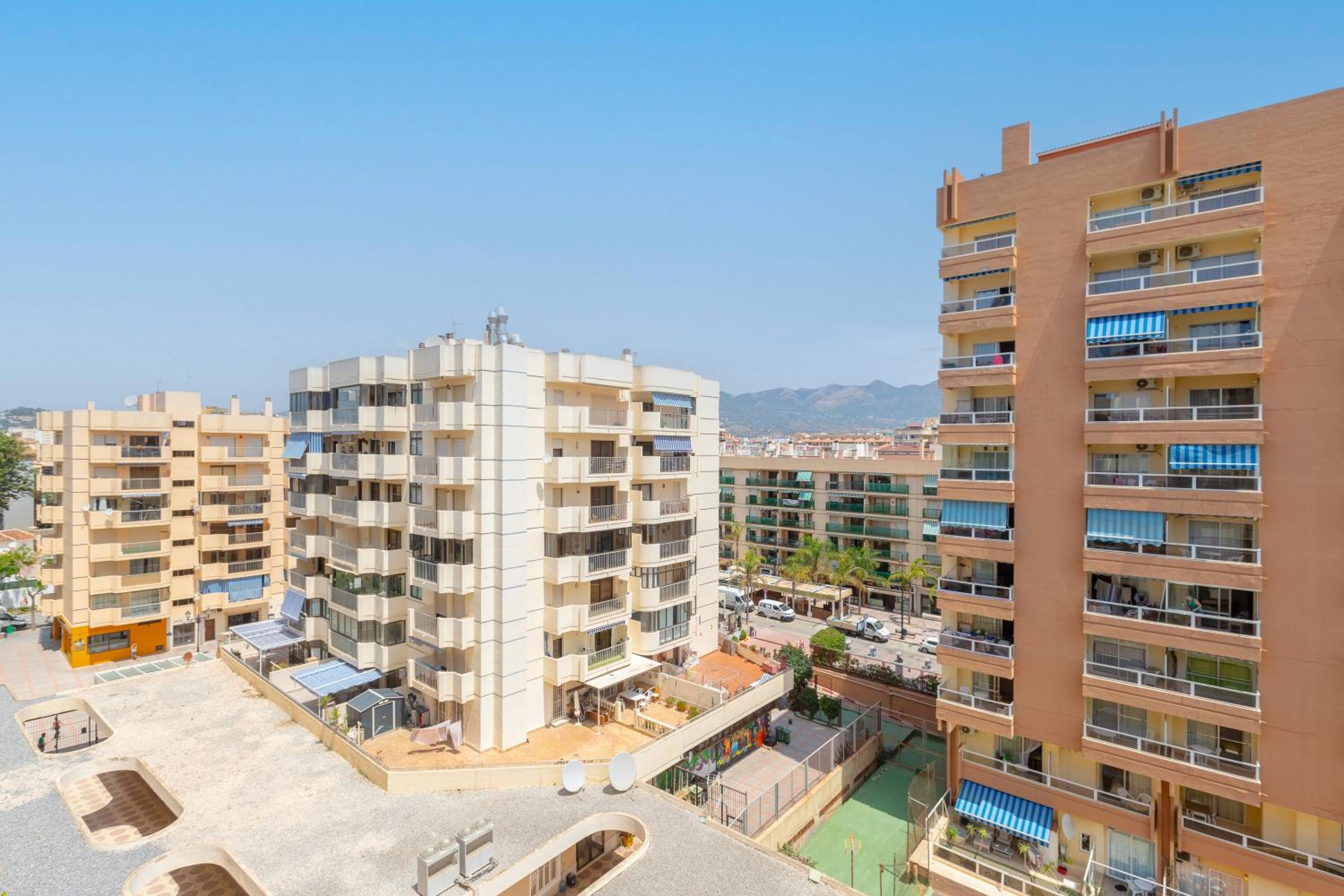 Two bedroom apartment beside marina