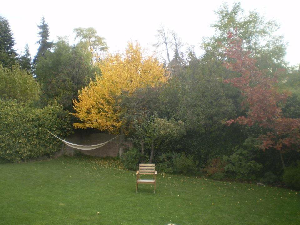 Periko´s Youth Hostel