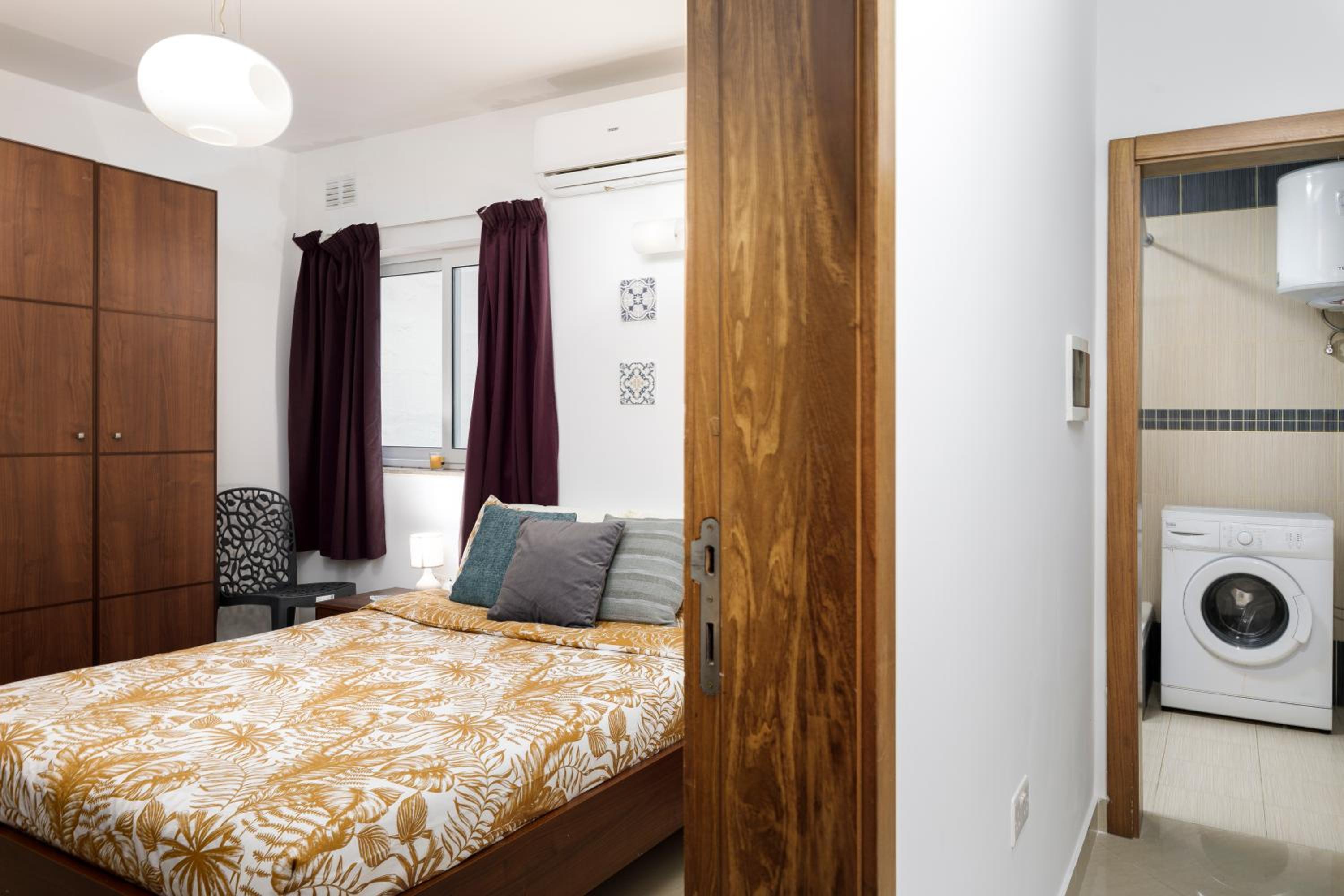 Hilltop Apartments - Stylish Comfort Living close to the sea, Bugibba photo 5