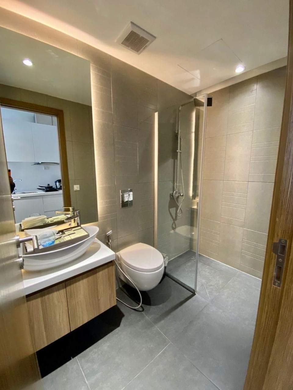 The penthouse residence condo