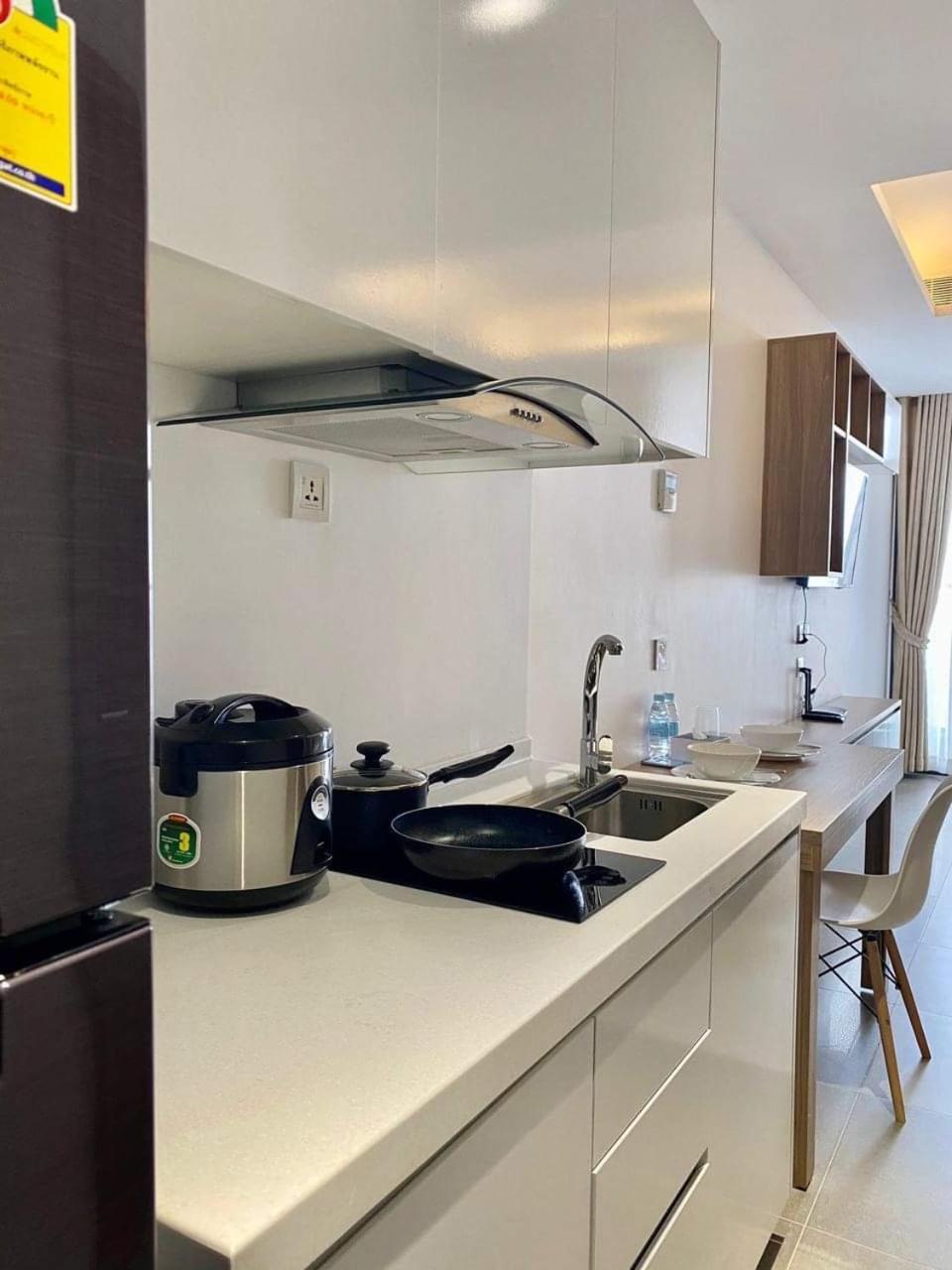 The penthouse residence condo