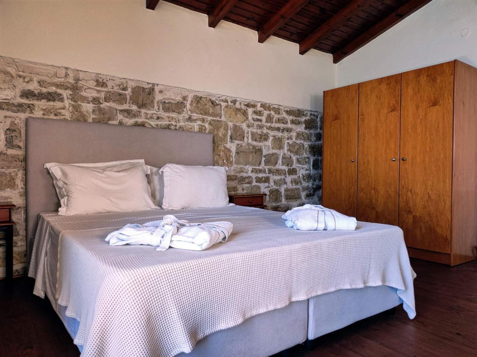 Thalassa Apartments