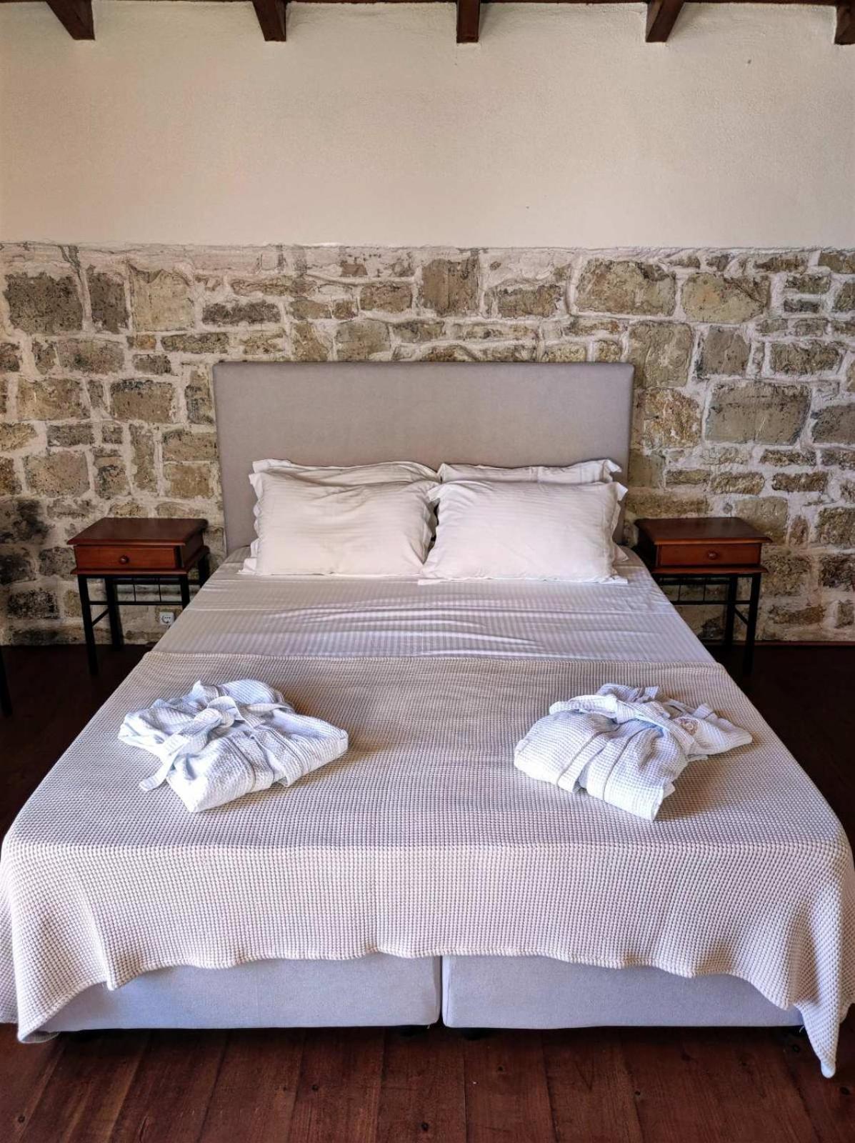 Thalassa Apartments