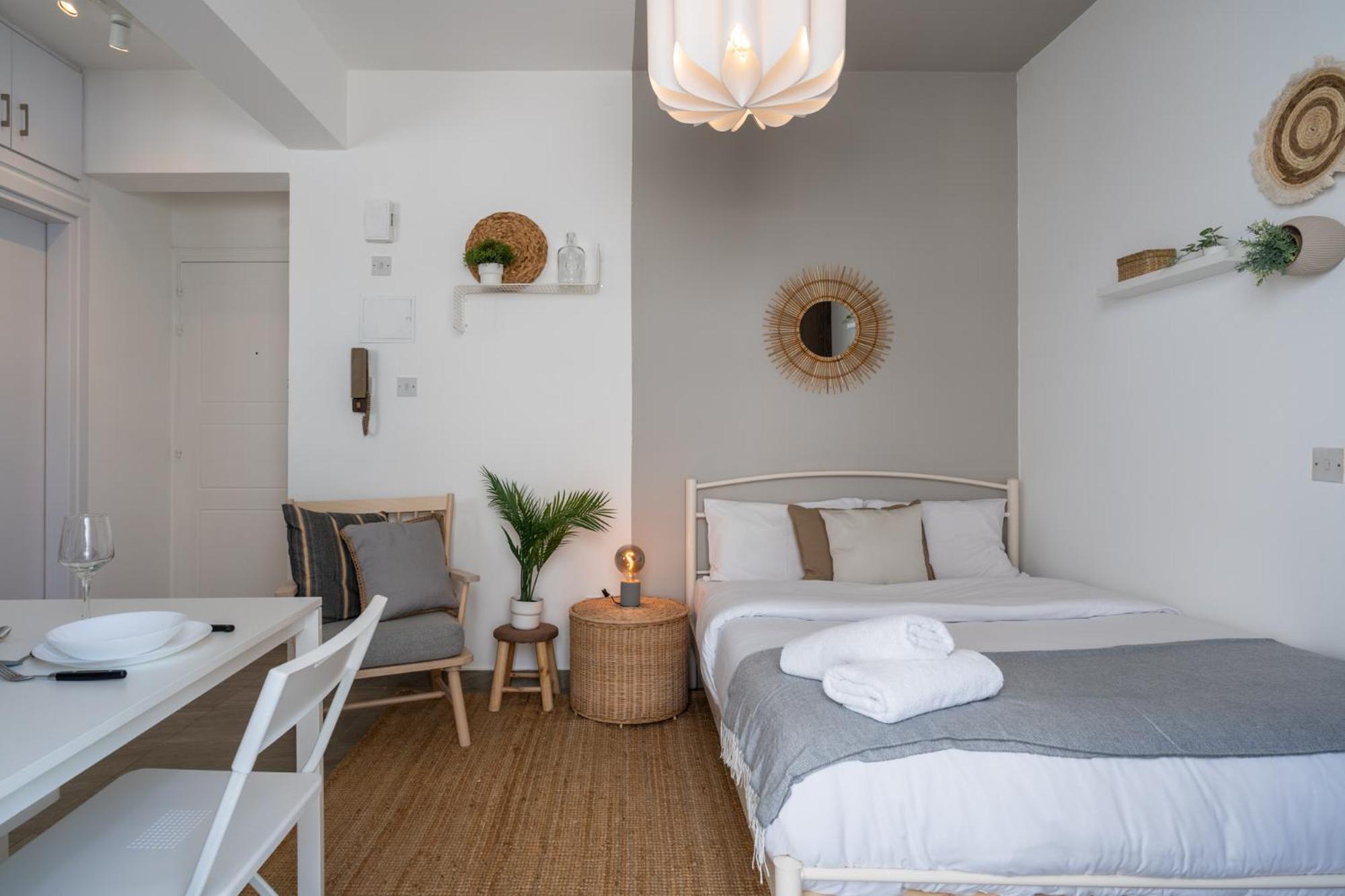 Orchid's Cozy Studio & Balcony in Larnaca